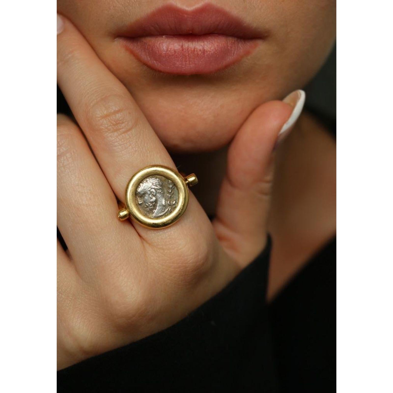 18K Ancient Coin Flip Ring Bezel Set Silver Coin Yellow Gold Size 8.75 en vente 7