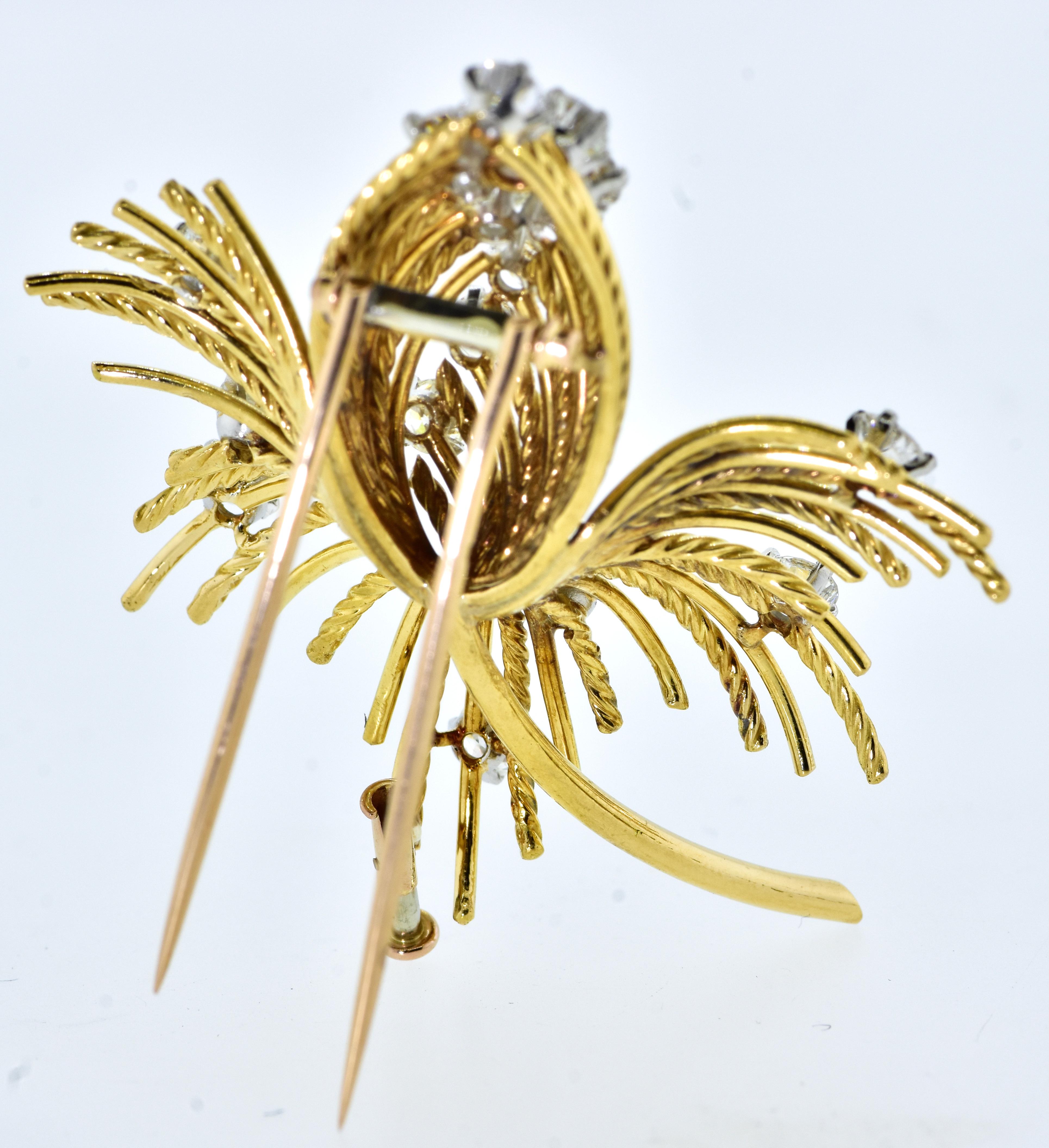 18K and Diamond Brooch, French, c. 1960 In Excellent Condition In Aspen, CO