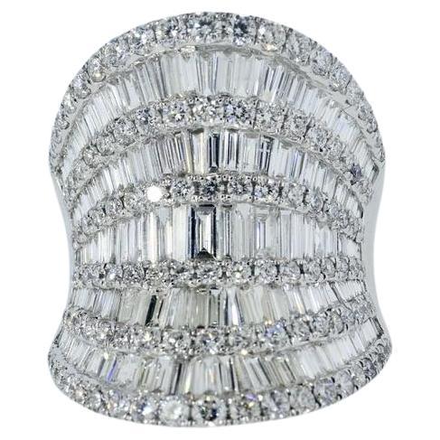 18K and Exactly 6.53 cts. of White Diamond in this Large and Impressive Ring. For Sale