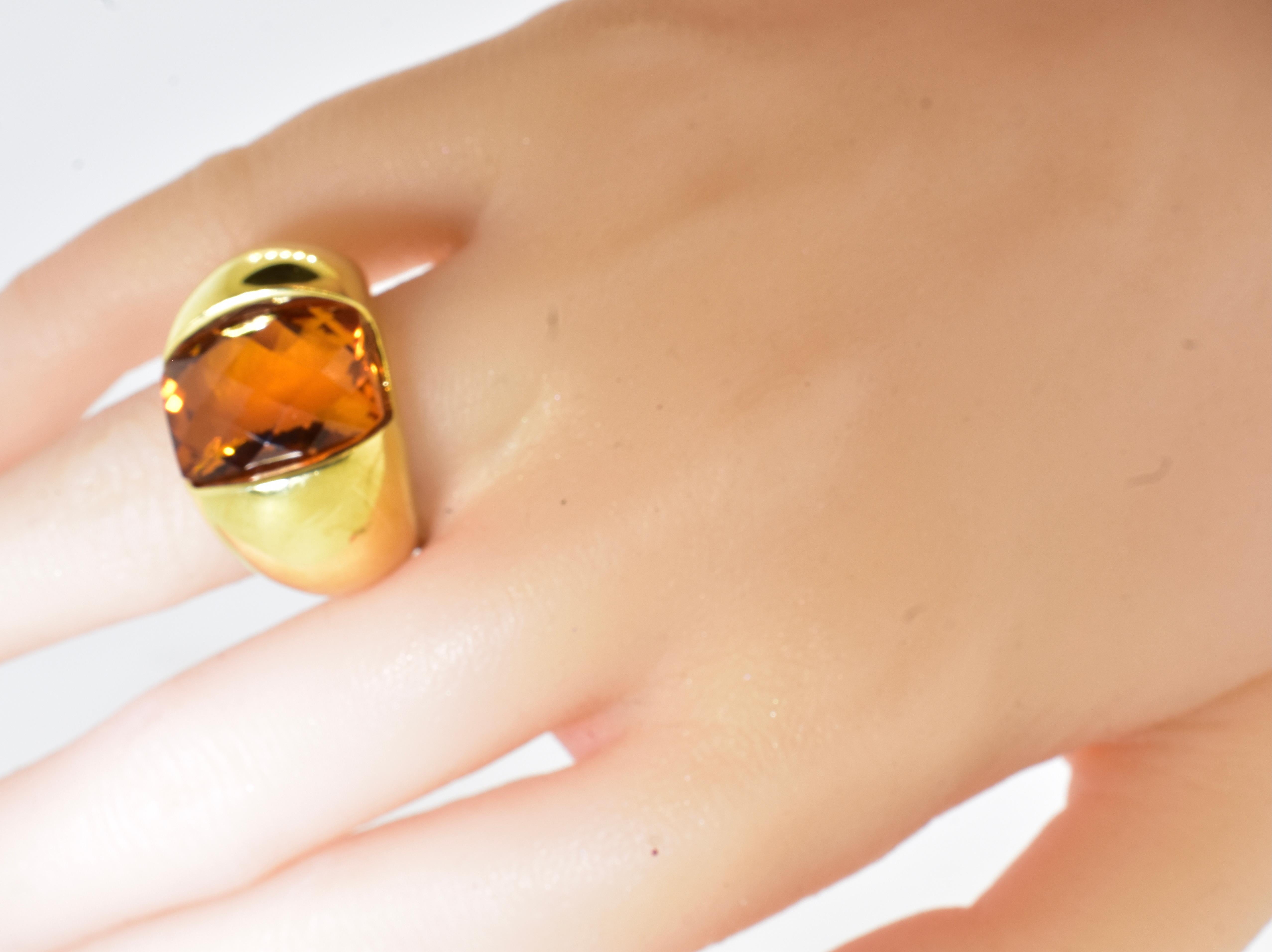 Bague grande et audacieuse en or jaune 18 carats et citrine Madeira de taille fantaisie, par Aqua 3