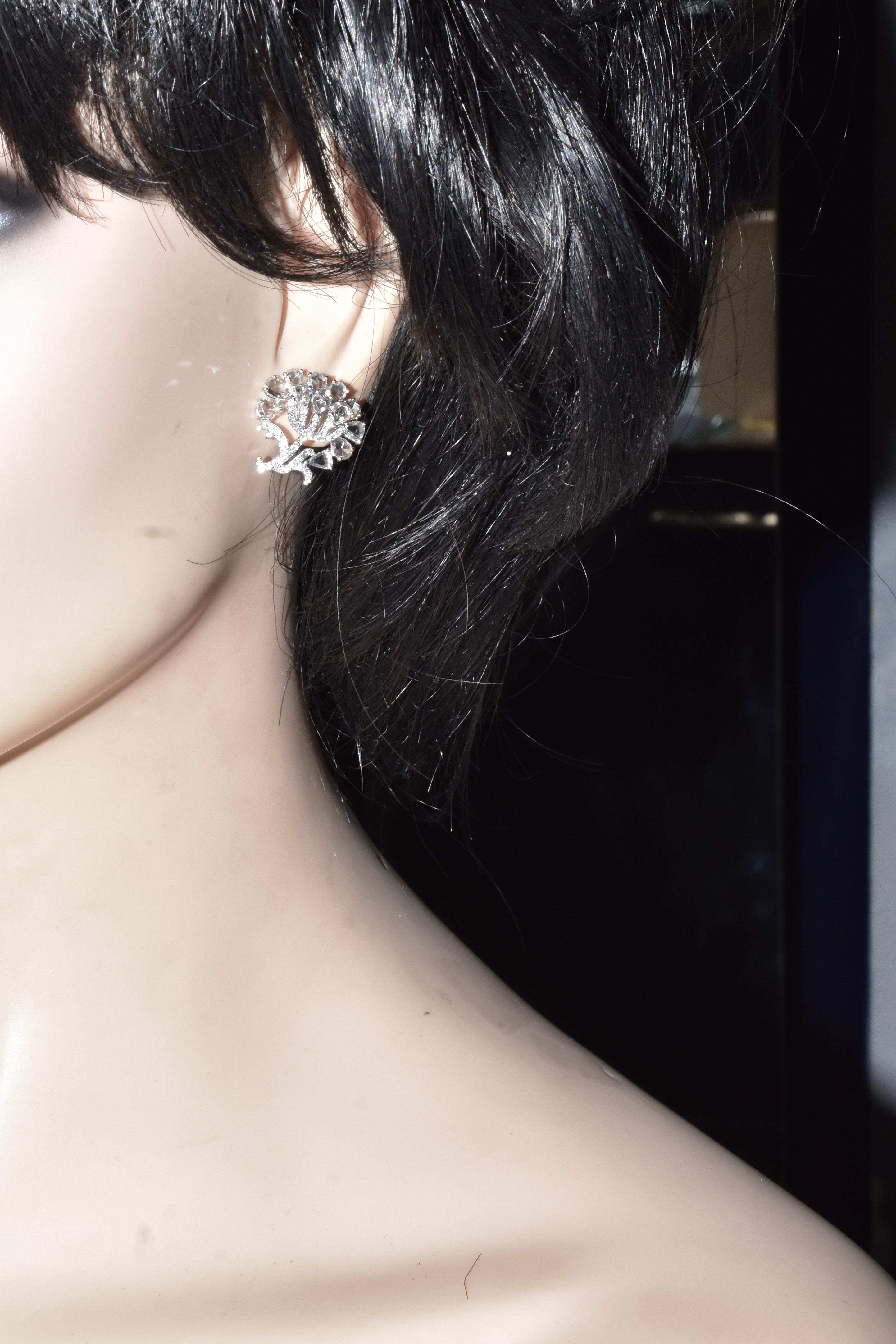 18K and Fine White Diamond Floral Motif Earrings 3