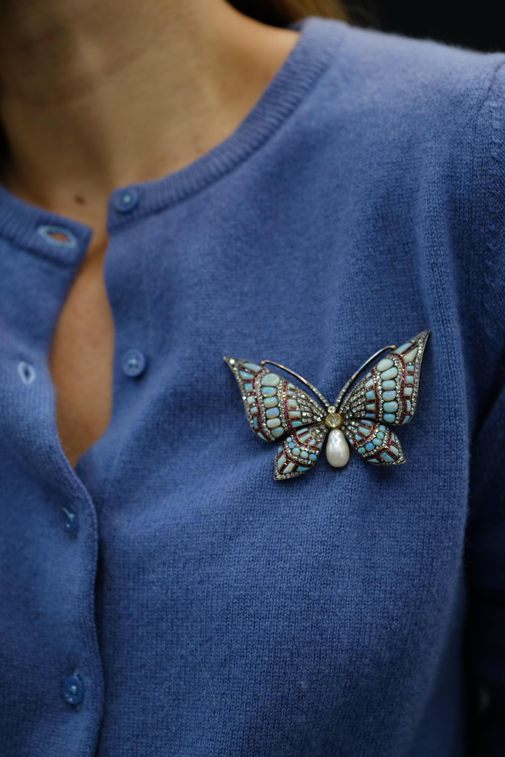 Broche Mariposa Ópalo, Rubí, Perla y Diamantes de 18 K y Plata en venta 2