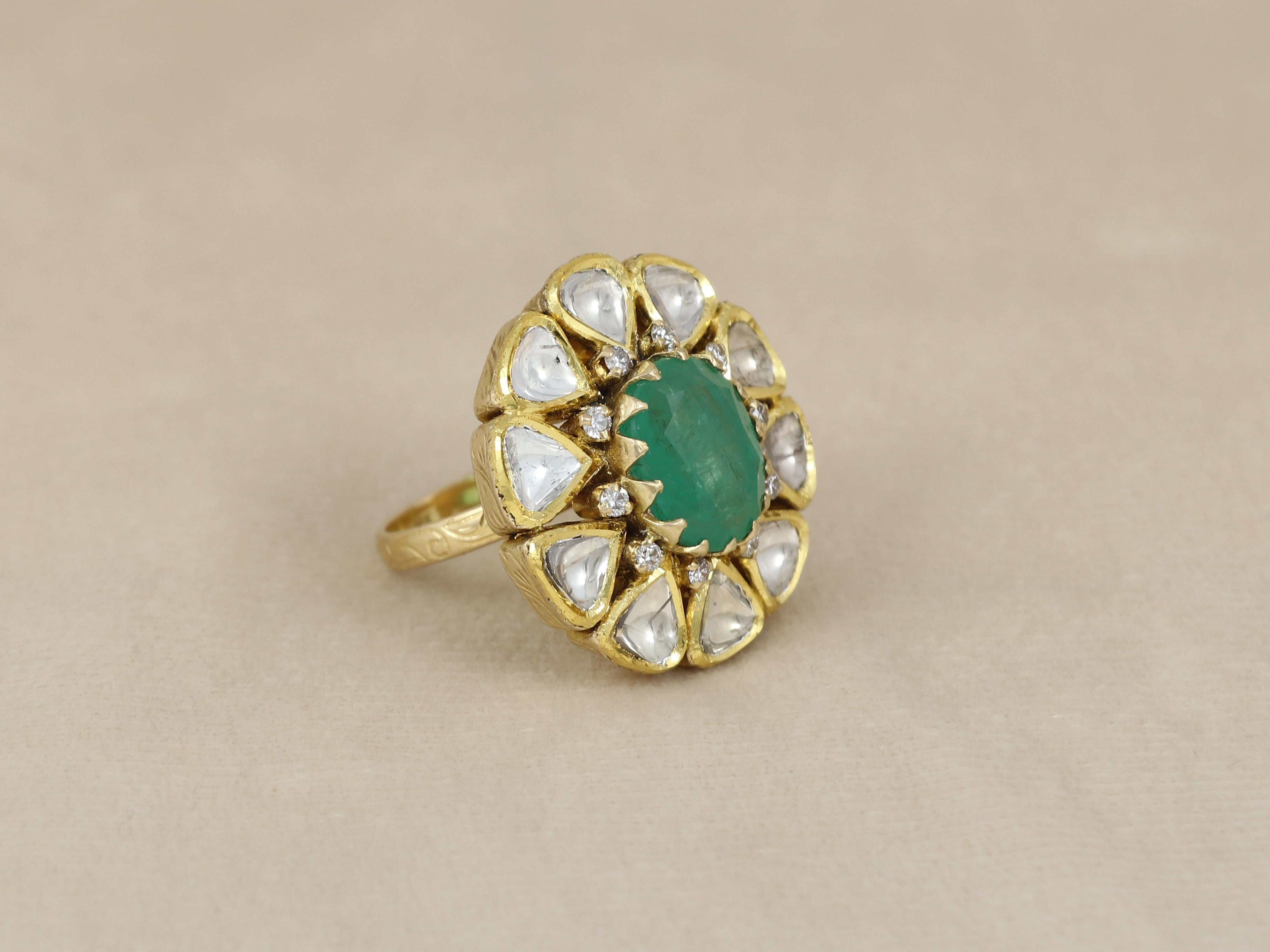 18K antique Emerald diamond polki indian ring For Sale 3