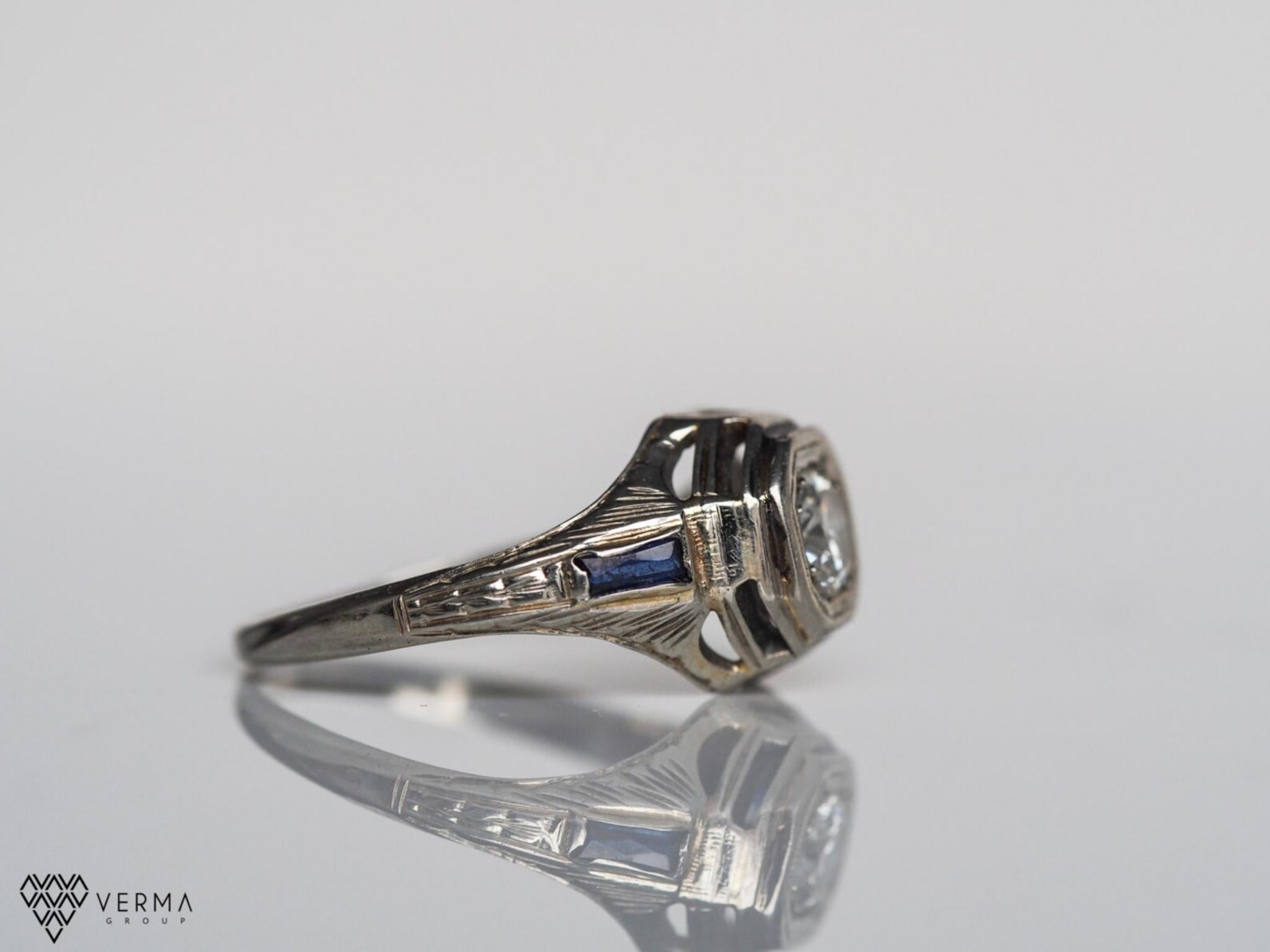 Women's 18K Antique Engagement Ring w/ Sapphire & Diamond VEG#34 For Sale