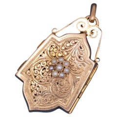 18k Antique floral locket pendant - 18 Karat solid gold photo locket with pearls