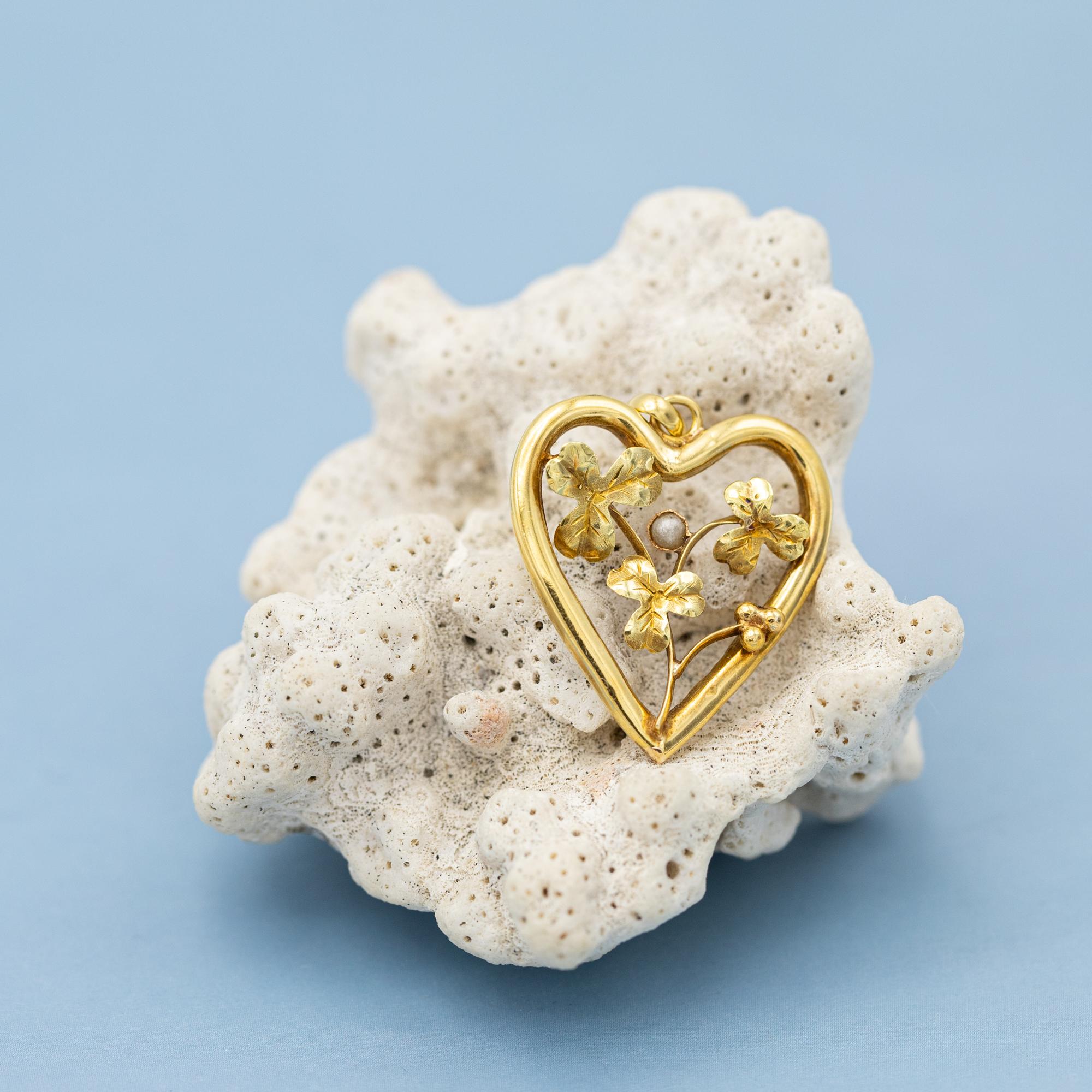 Femenino o masculino Colgante corazón y trébol 18K Antiguo - Amuleto floral - Medallón del amor 1900