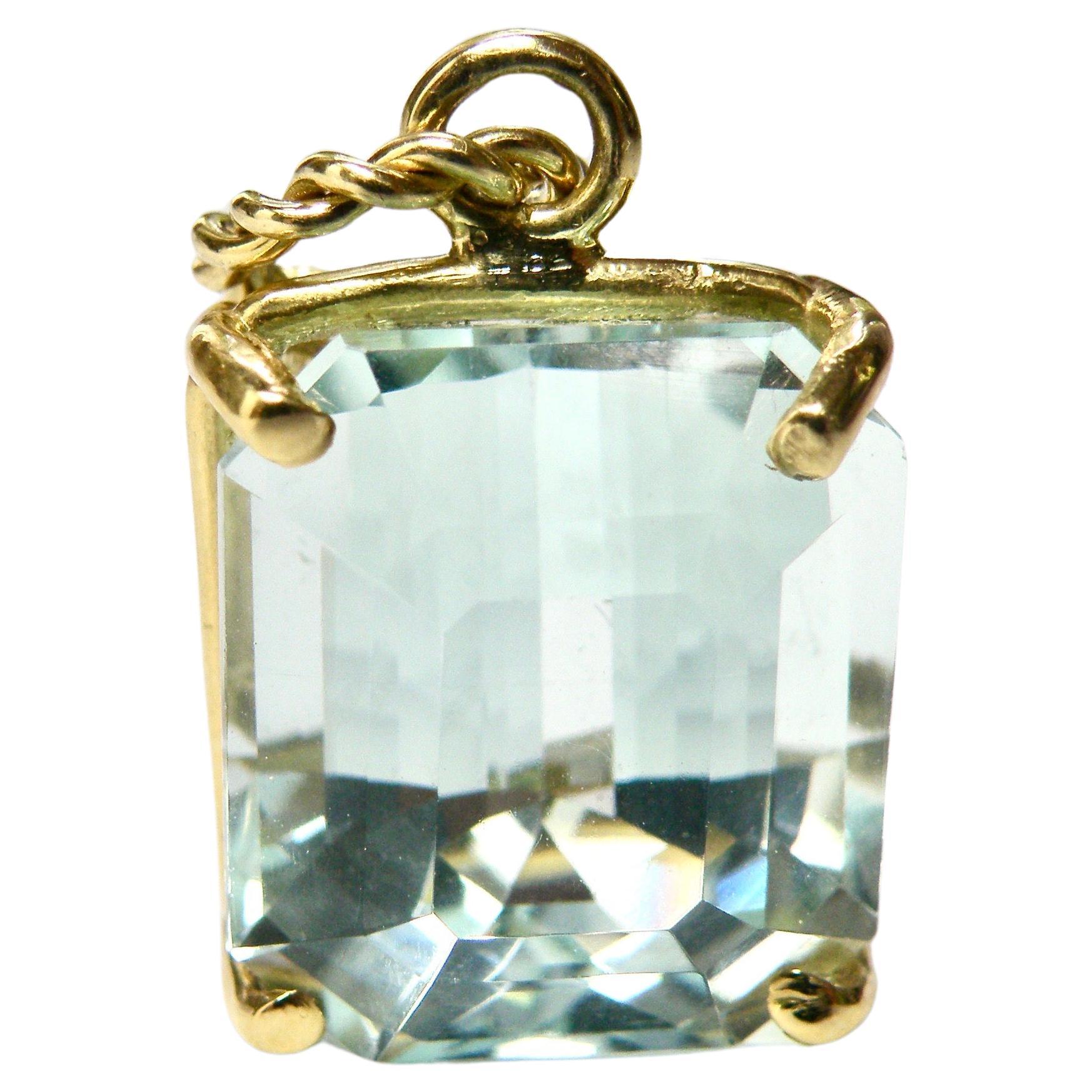 18k Aquamarin-Anhänger, 25 Karat, 18k Korbfassung (Moderne) im Angebot