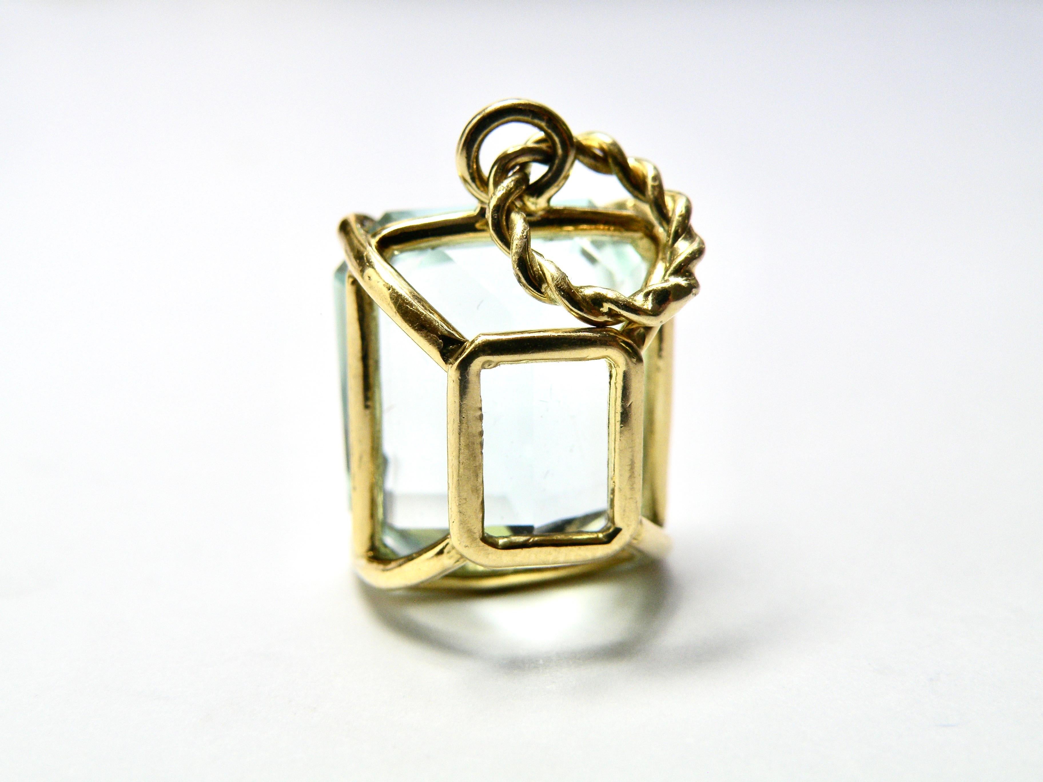 18k Aquamarin-Anhänger, 25 Karat, 18k Korbfassung im Zustand „Neu“ im Angebot in Cohasset, MA