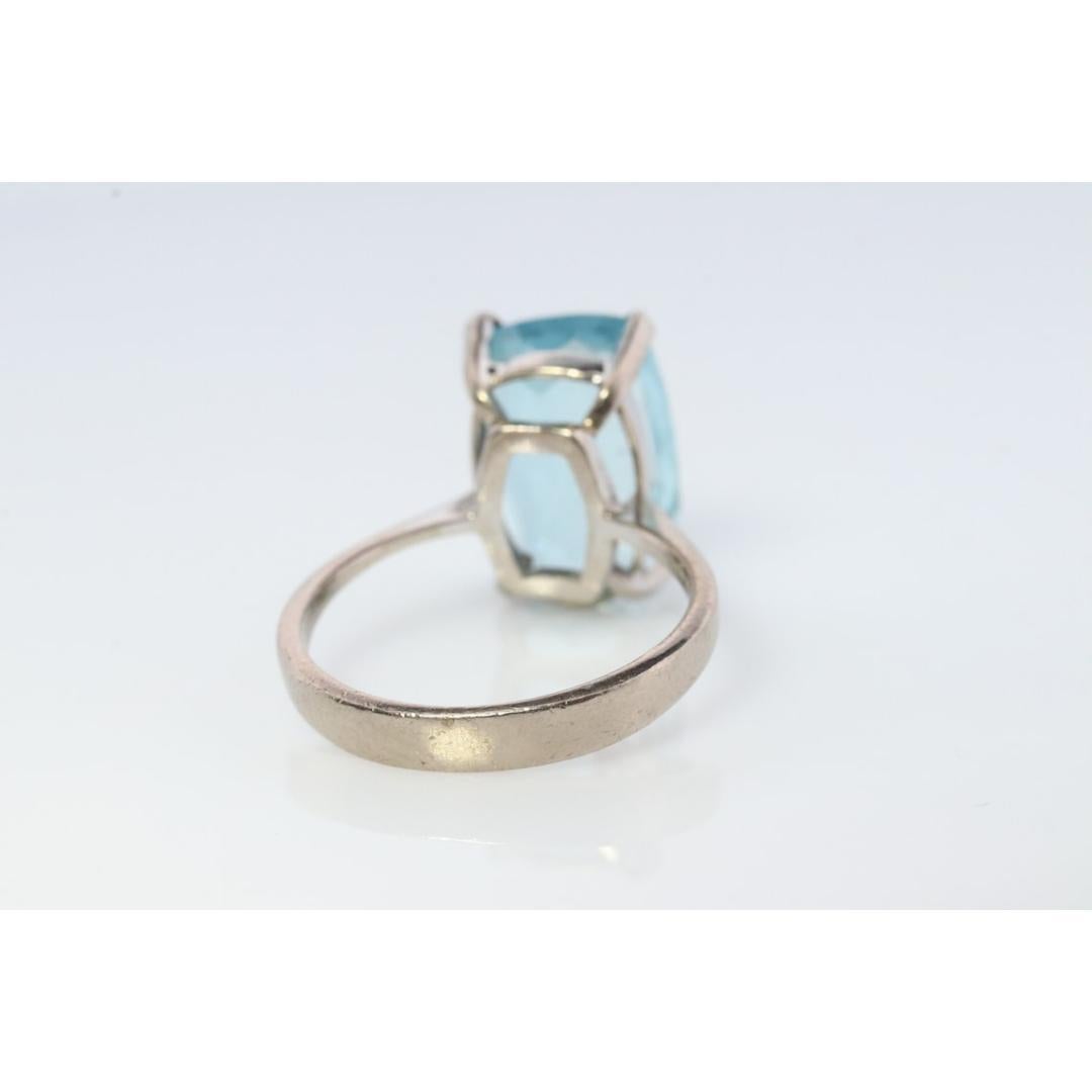 18k Aquamarine Solitaire ring. Huge Light Aquamarine 8.5ct Emerald cut gem. For Sale 3