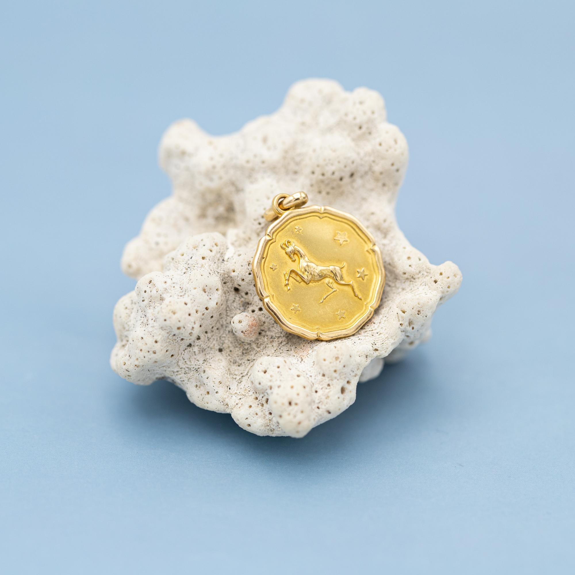 For sale is this vintage charm depicting an Aries, the first astrological sign in the zodiac. This Constellation Star Sign Pendant is associated with the birth dates between 21 March and 20 April. This pretty charm is marked with a 750 mark and is