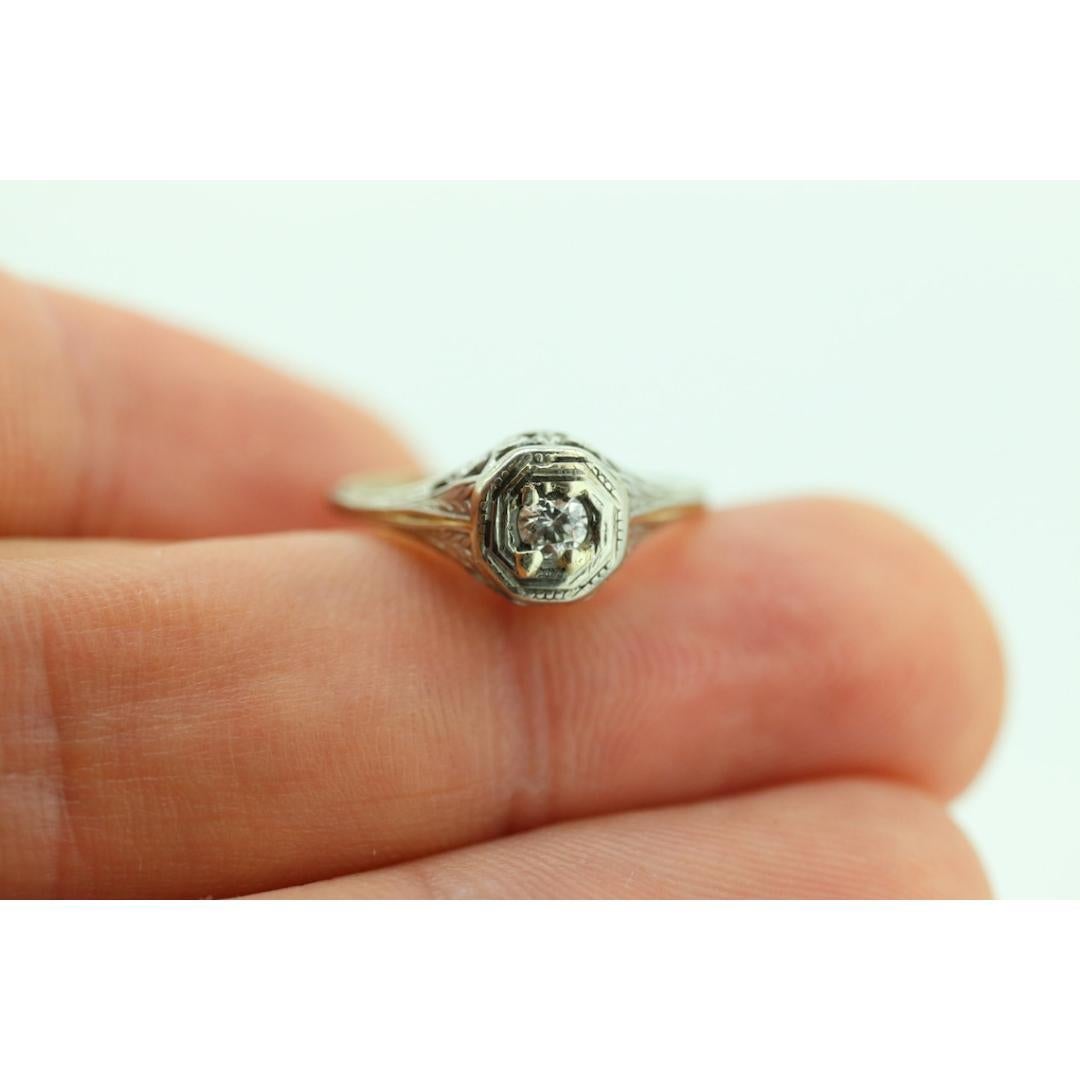 18k Art Deco Diamond ring. 18k White Gold Filigree Ring. Engraved Flower Blossom For Sale 6