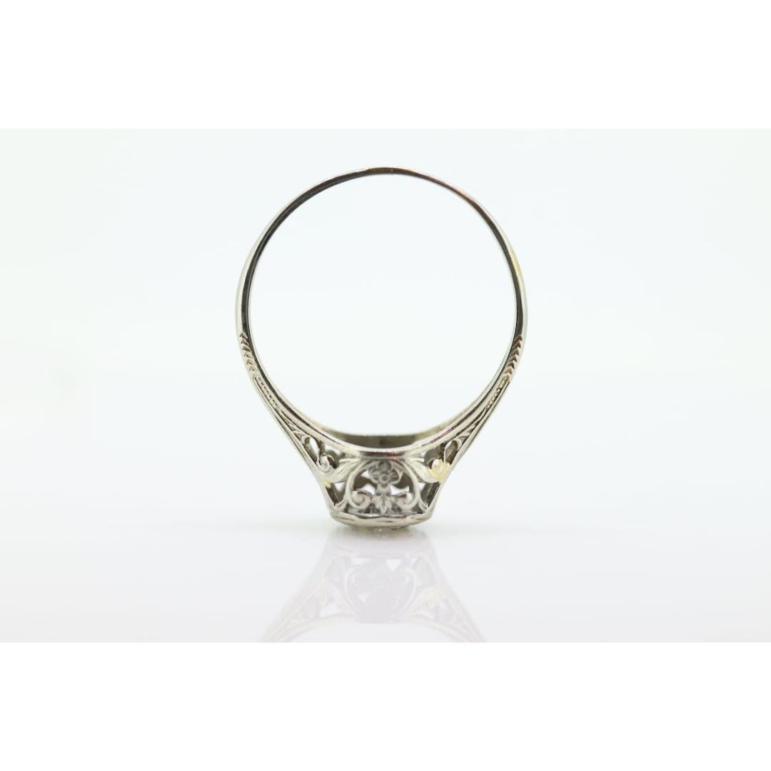Women's 18k Art Deco Diamond ring. 18k White Gold Filigree Ring. Engraved Flower Blossom For Sale