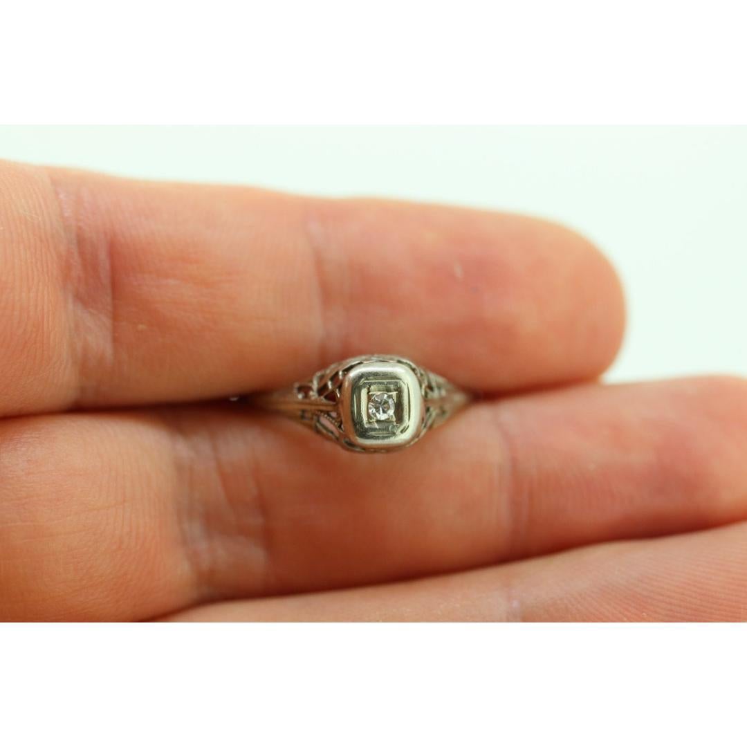 18 Karat Art Deco Diamantring. 18 Karat Weißgold Filigraner Ring für Damen oder Herren im Angebot