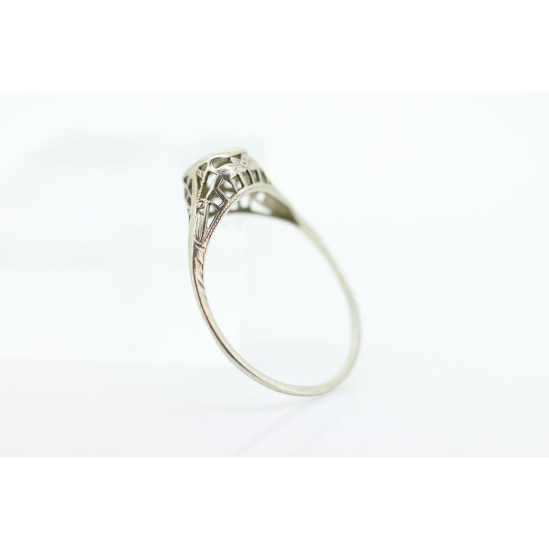 18 Karat Art Deco Diamantring. 18 Karat Weißgold Filigraner Ring im Angebot 1