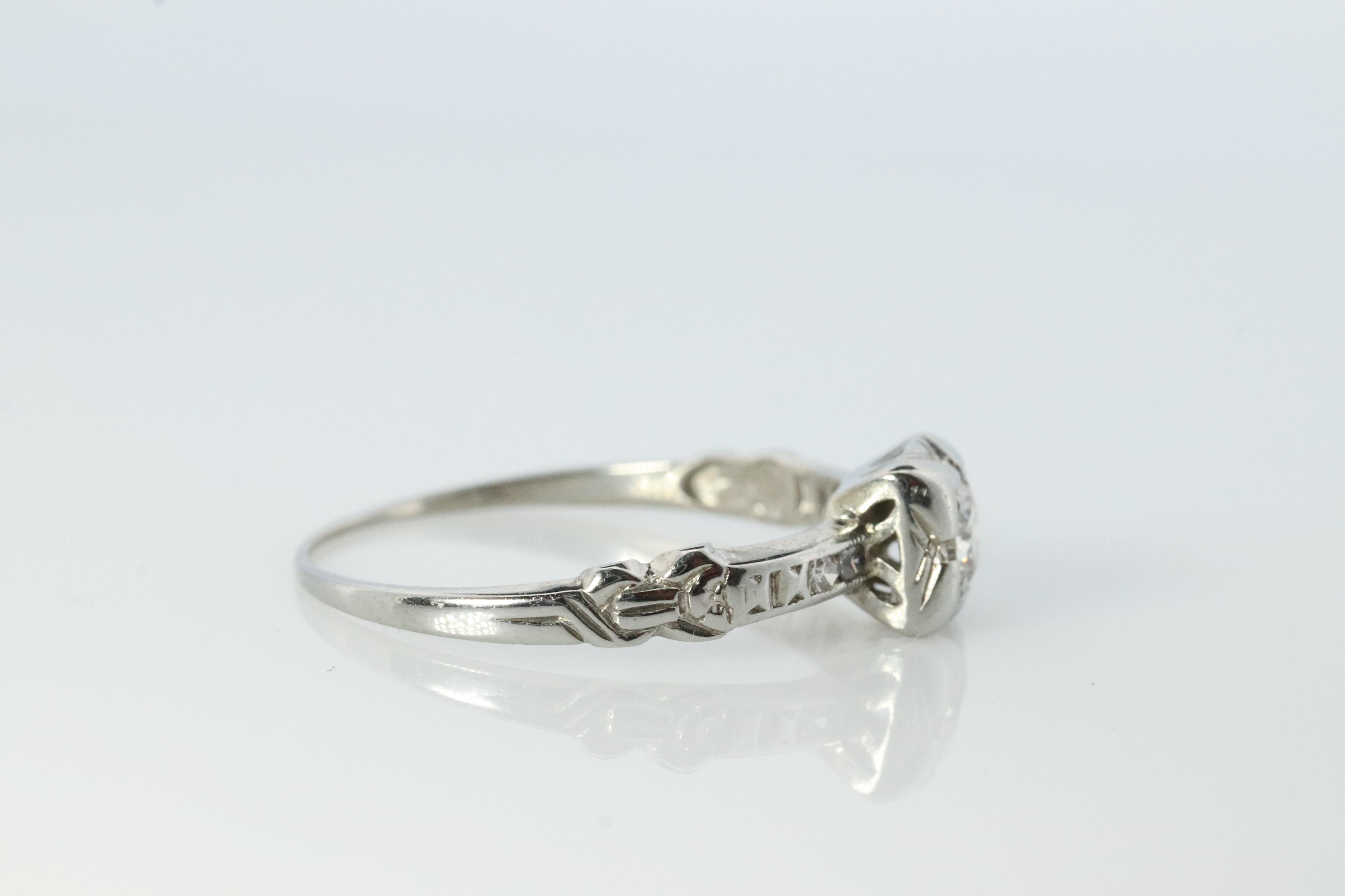 Bague solitaire Art déco en diamant 18 carats. Grande bague de fiançailles en diamant 18 carats, années 1920 Bon état - En vente à Port Charlotte, FL