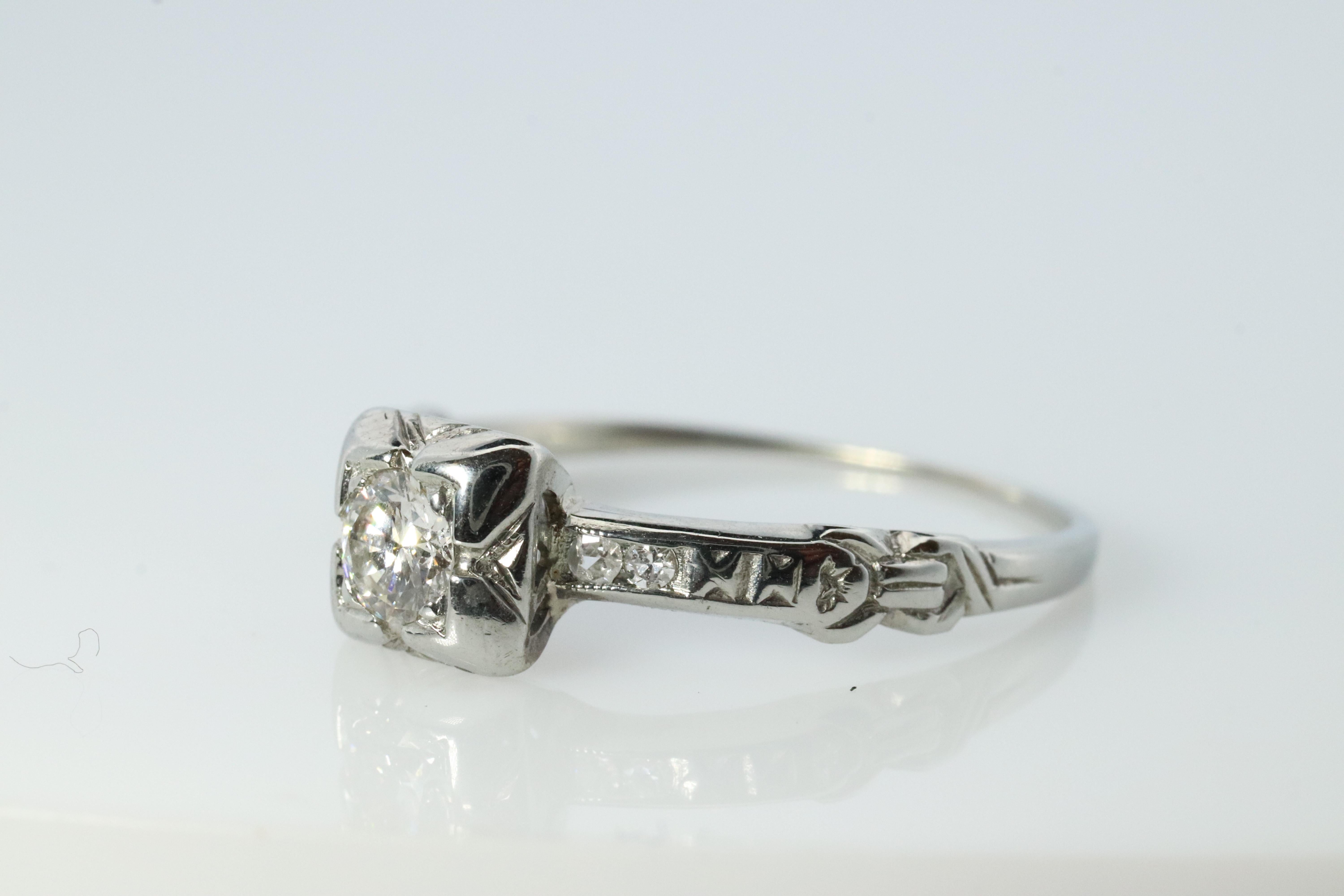 Bague solitaire Art déco en diamant 18 carats. Grande bague de fiançailles en diamant 18 carats, années 1920 Pour femmes en vente