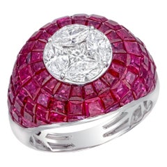 Bague dôme en rubis serti invisible Art déco 18K avec grappe de diamants marquise
