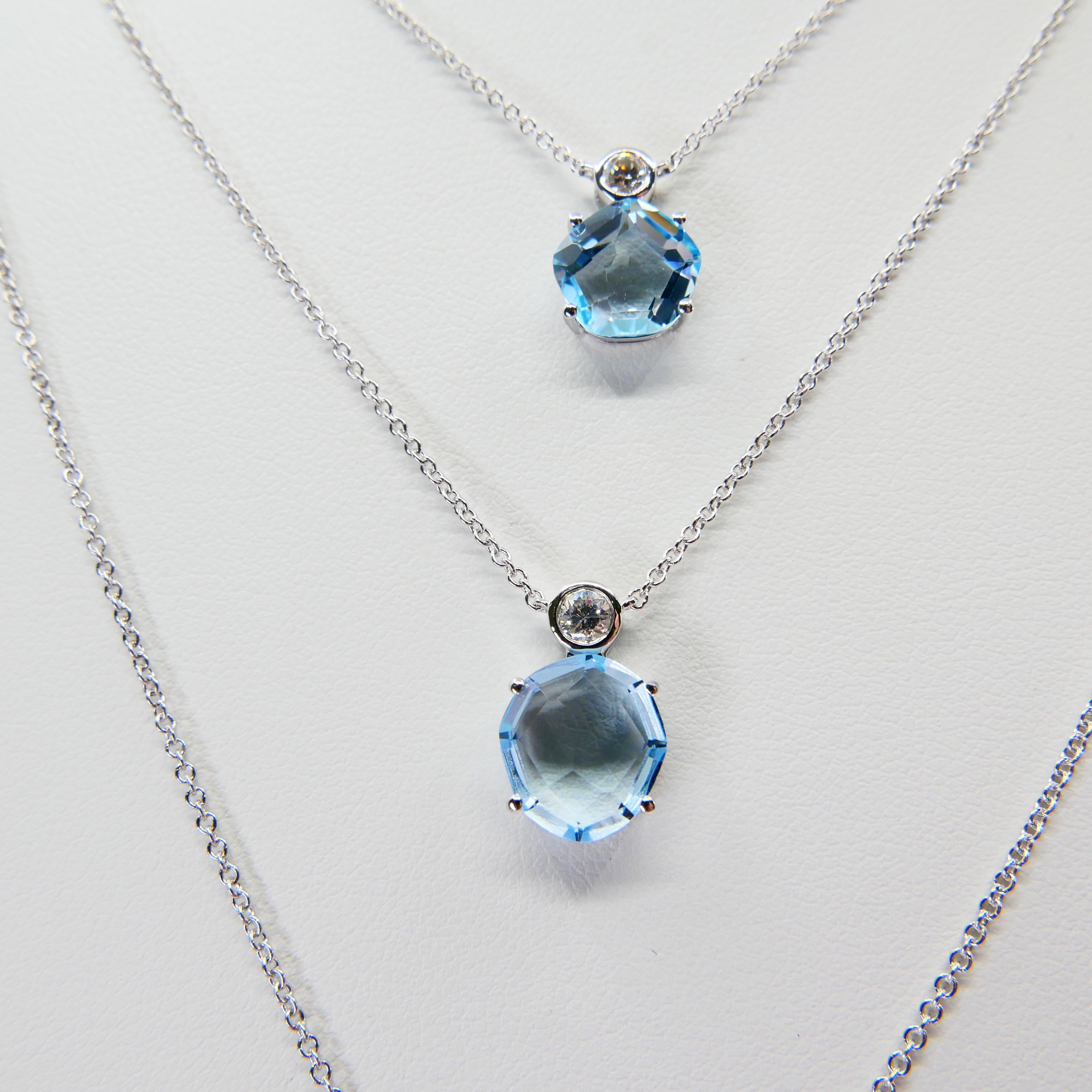 18 Karat Babyblauer Topas und Diamant, geschichtete Tropfen-Halskette, pulverblau (Rohschliff) im Angebot