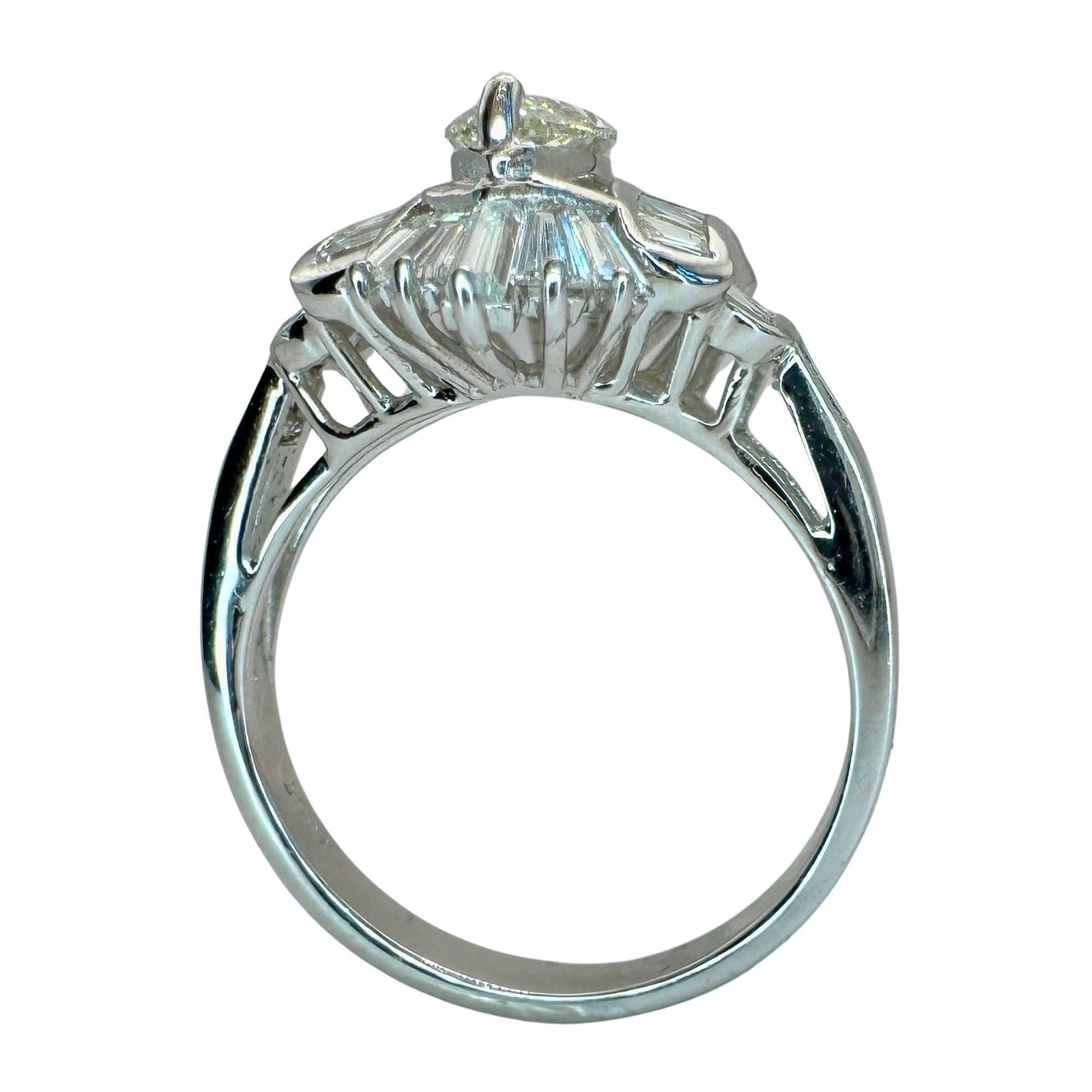 18k Baguette und Marquise Schliff Diamant Navette Ring im Zustand „Gut“ im Angebot in New York, NY
