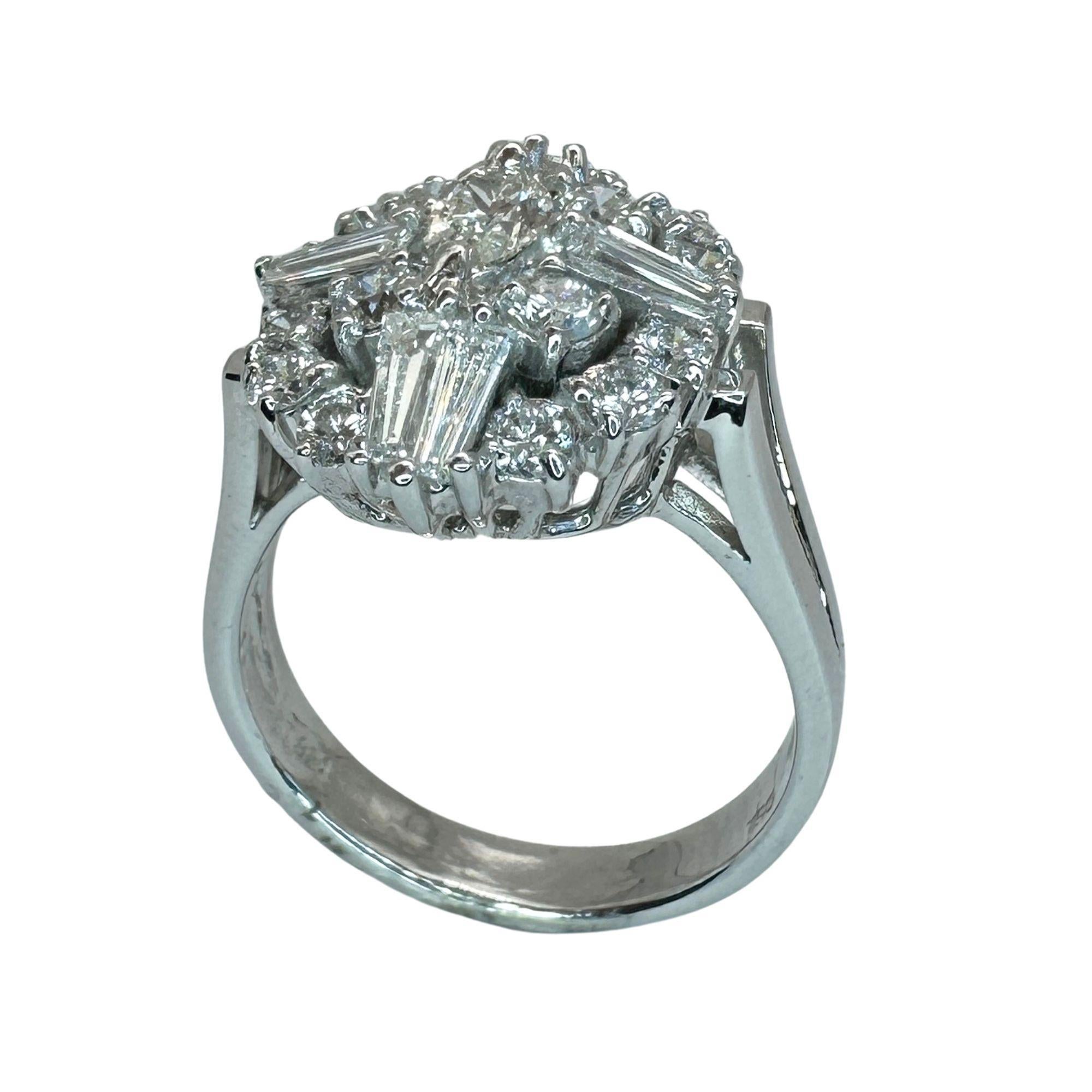 18k Baguette and Marquise Cut Diamond Ring For Sale 2