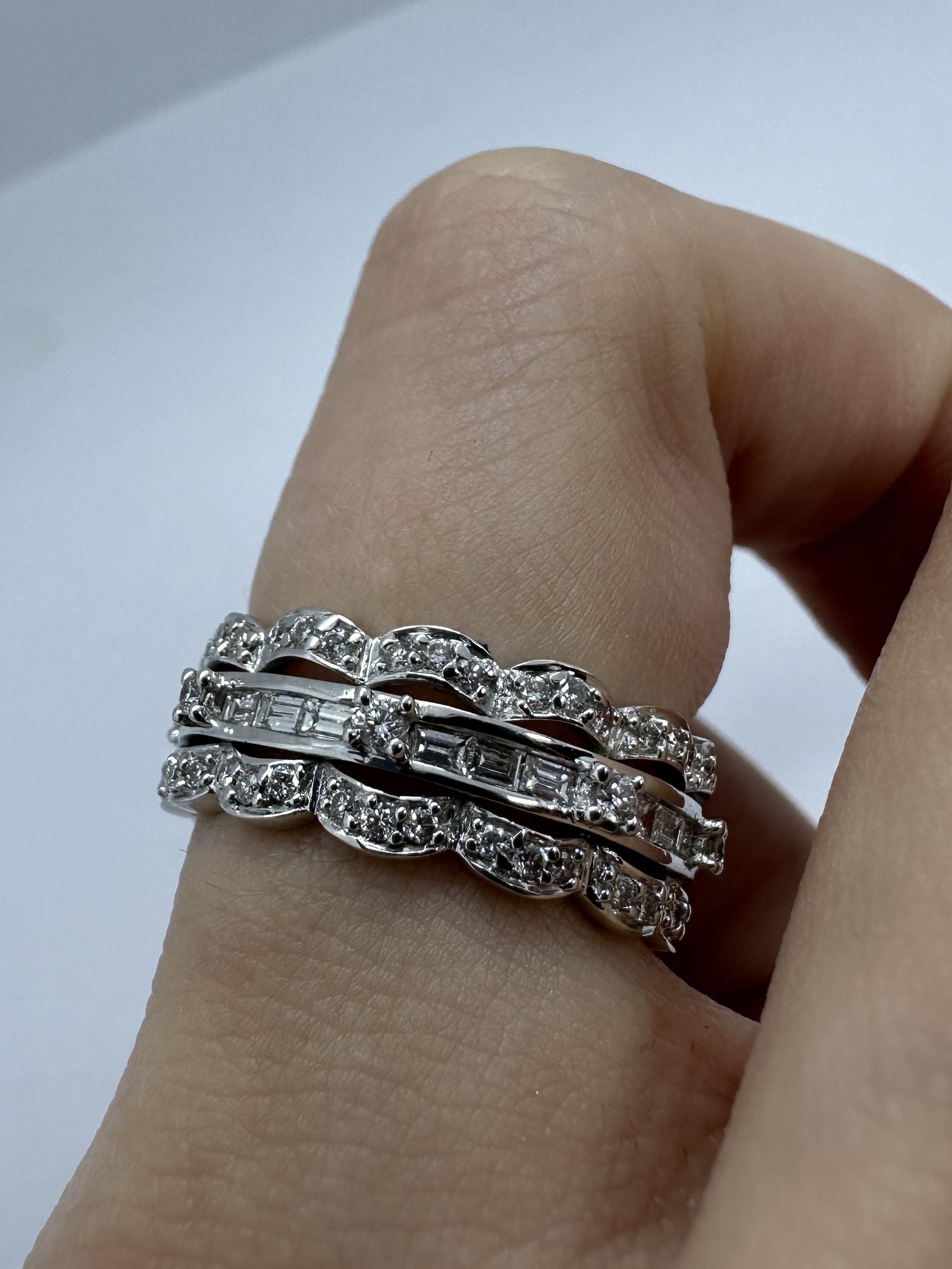 18k Baguetteschliff Diamantband RIng im Angebot 6
