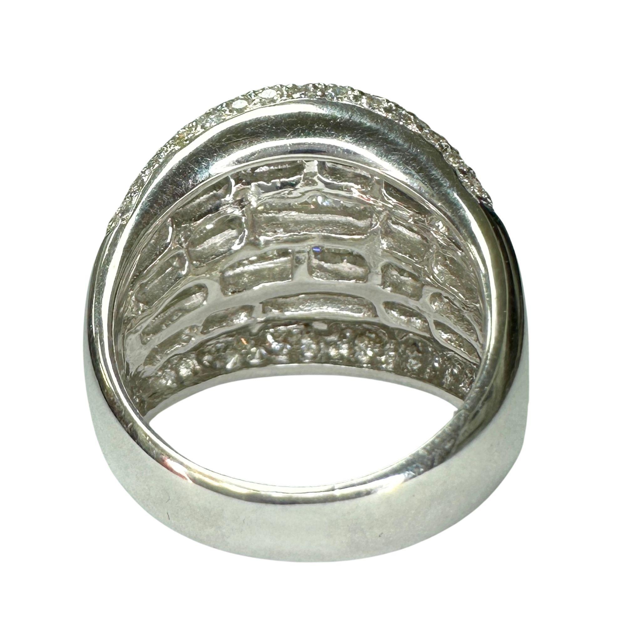 18k Baguetteschliff Diamant Breite Band Ring im Angebot 1