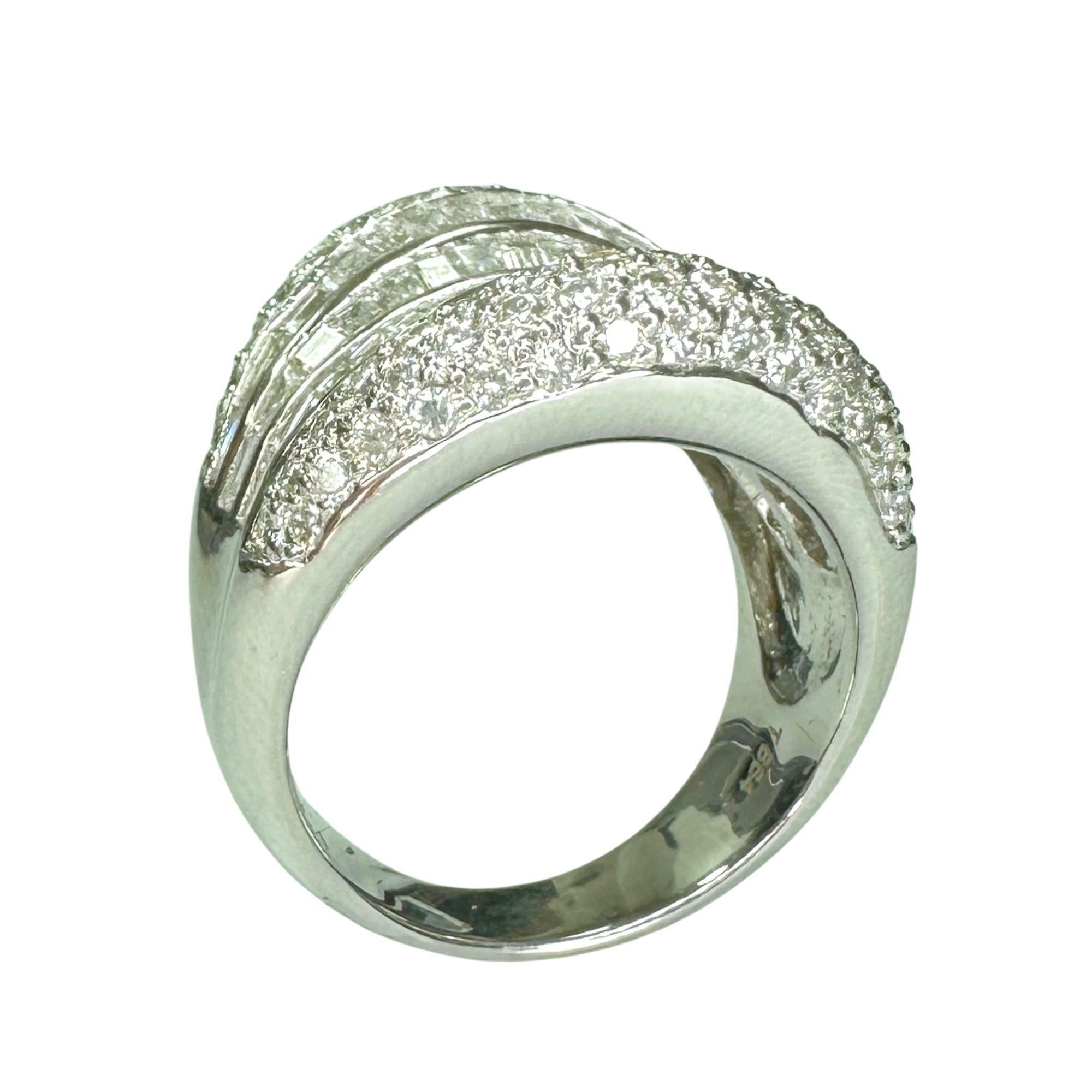 18k Baguetteschliff Diamant Breite Band Ring im Angebot 3