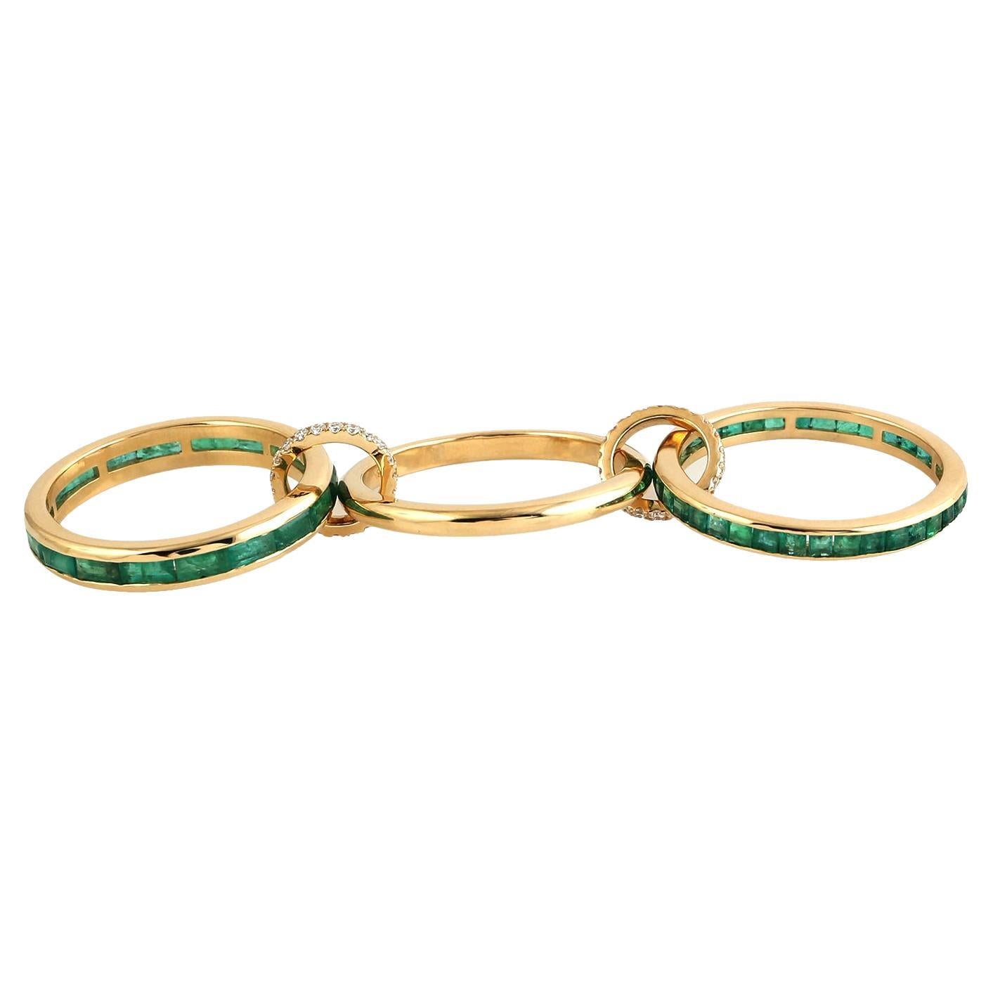 Baguette Smaragd & Diamant verbundener Ring aus 18k Gelbgold im Angebot