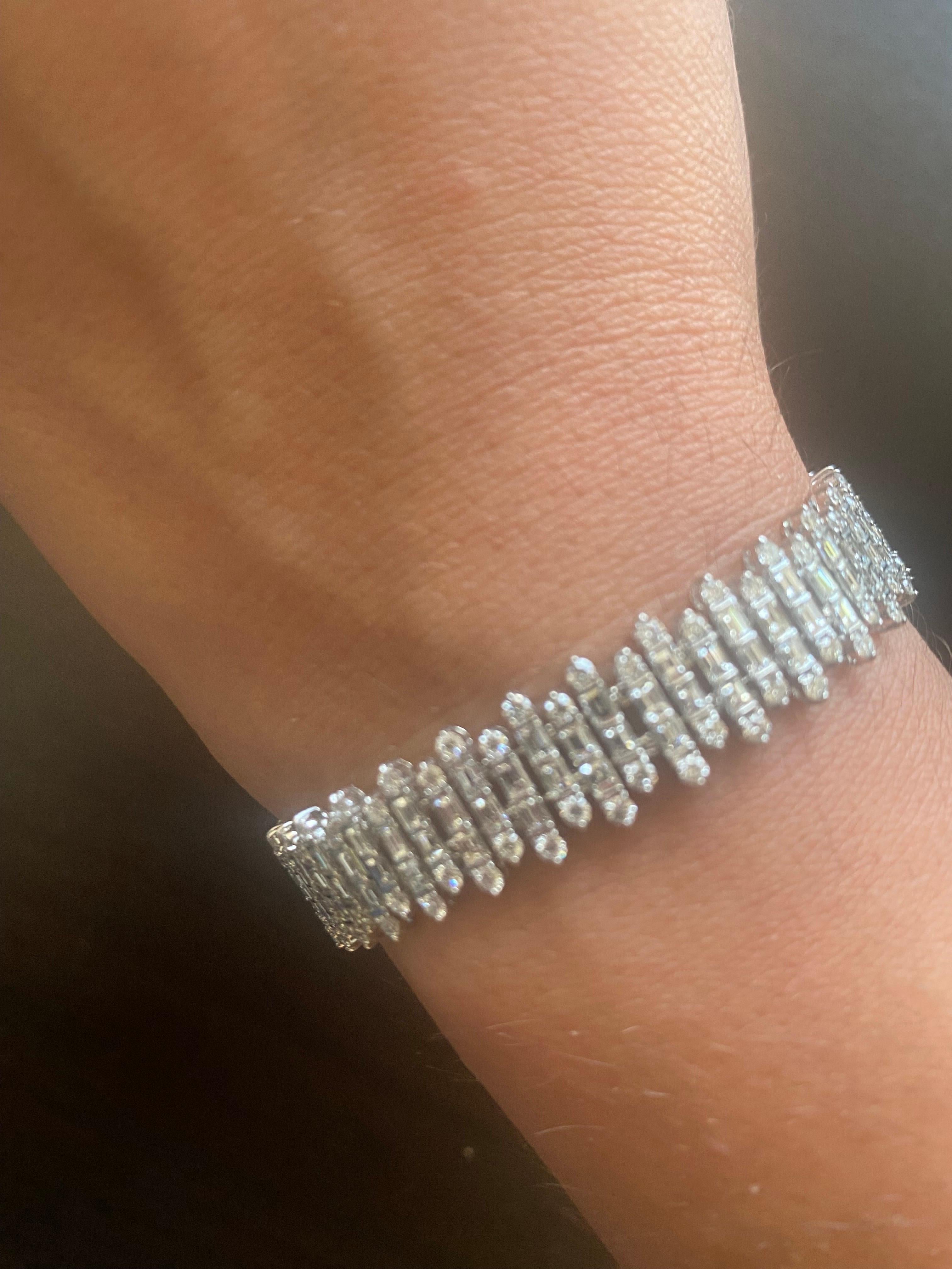 Modern 18K Baguettes Tennis Bracelet 9.50 Ct. For Sale