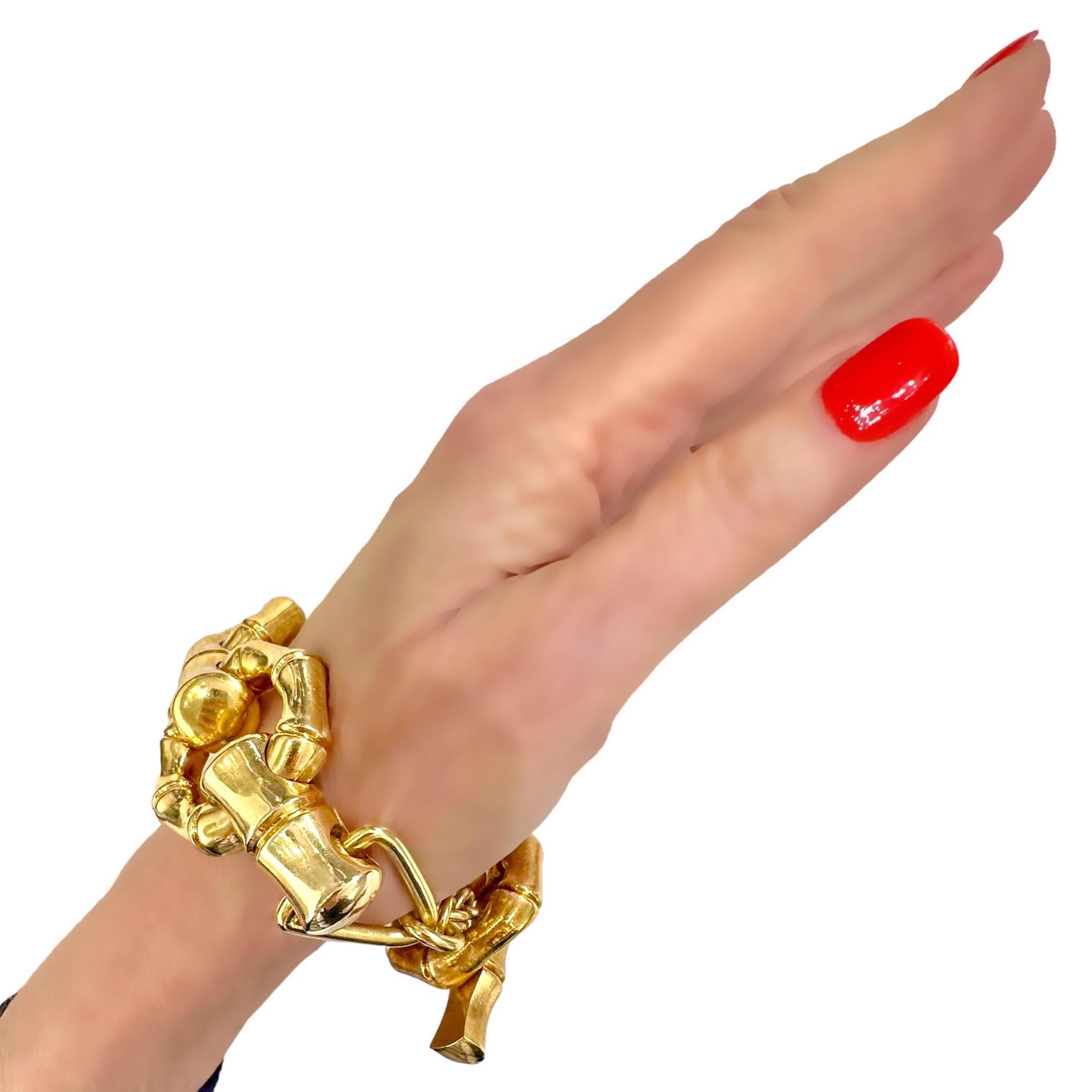 18k Bamboo Motif Toggle Bracelet w/Reversible Florentine & High Polish Finishes For Sale 14