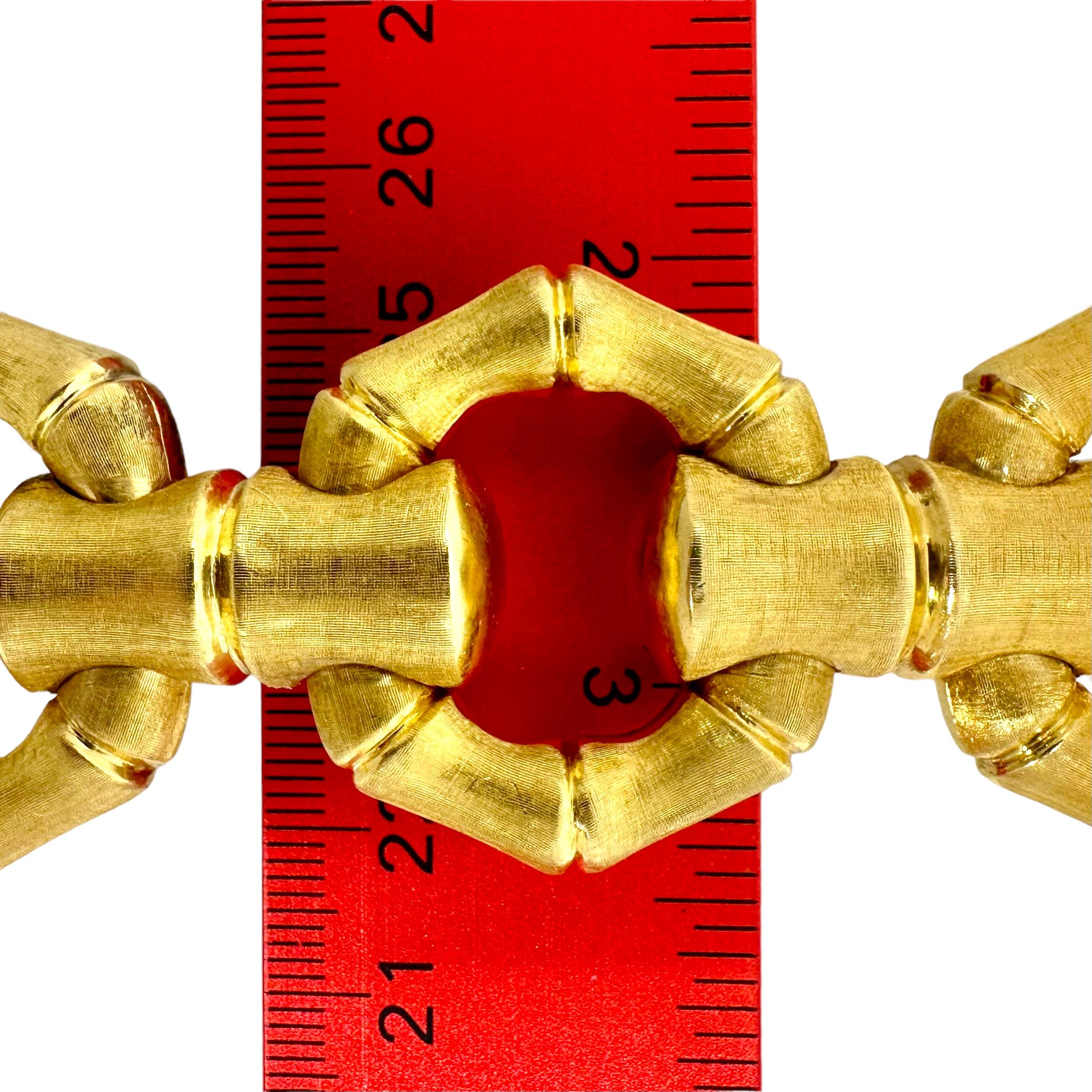 18k Bamboo Motif Toggle Bracelet w/Reversible Florentine & High Polish Finishes For Sale 4