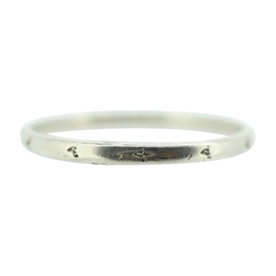 Bracelet 18k Belais Design/One gravé. Belais, bague fine jonc art déco 18 carats en vente