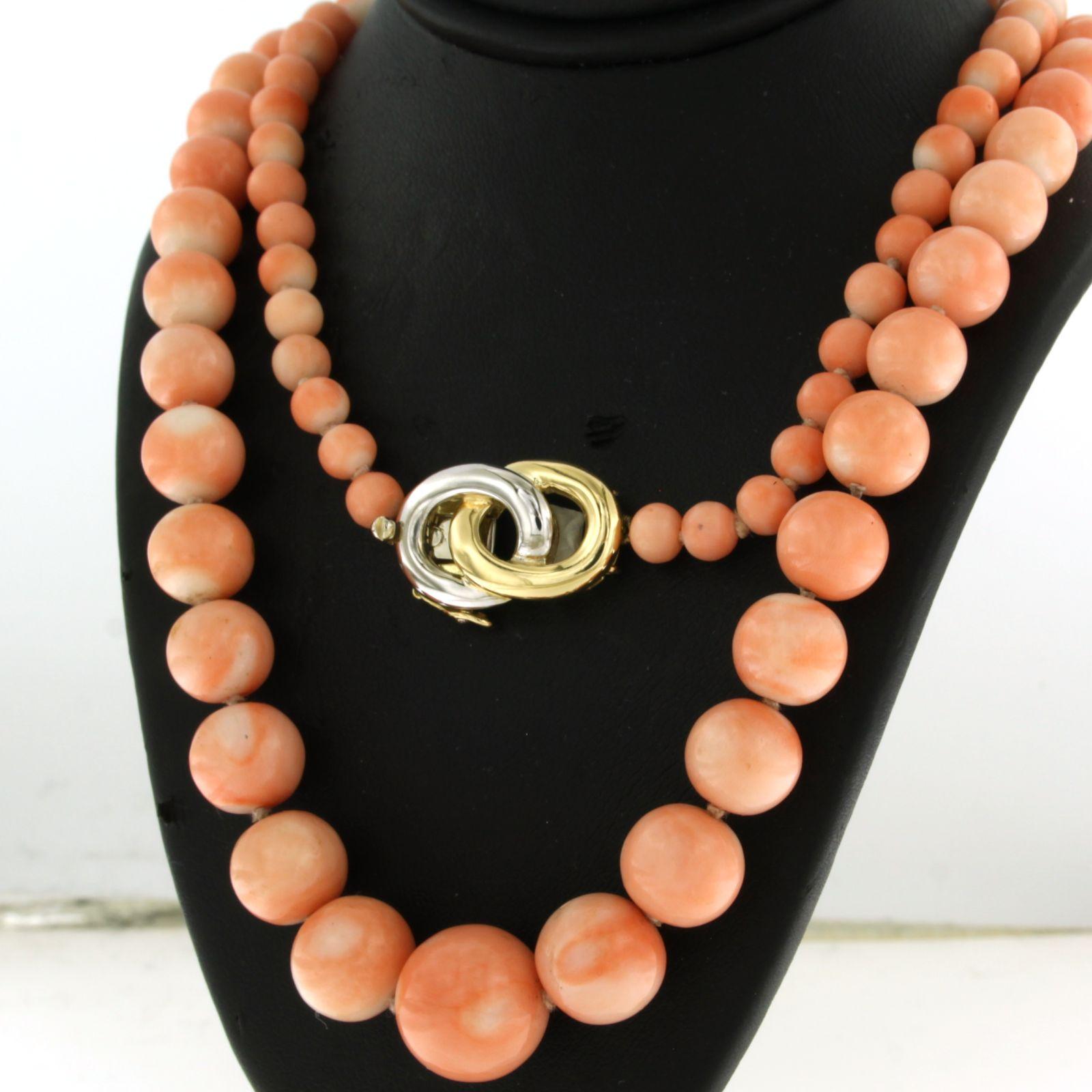 Women's 18k bicolor gold clasp with pink opal beads necklace - 62.9 grams 65 cm long For Sale