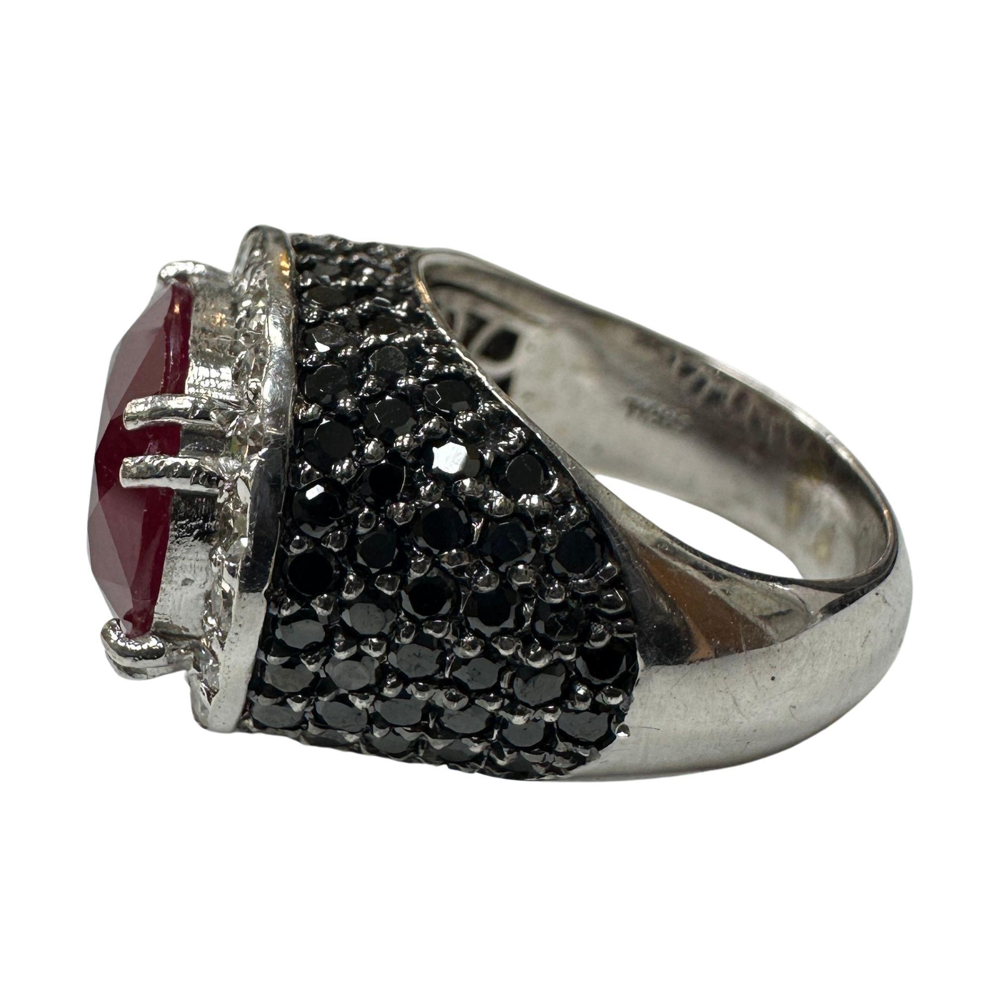 Women's 18k Black and White Diamond and Ruby Ring For Sale