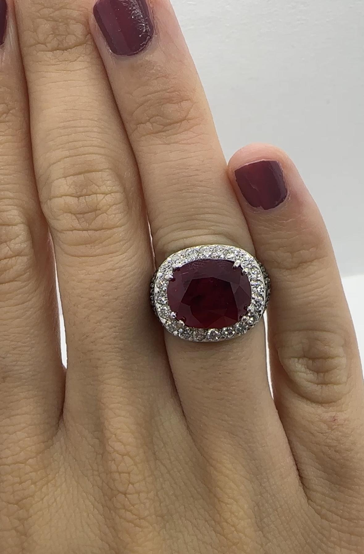 18k Black and White Diamond and Ruby Ring For Sale 2