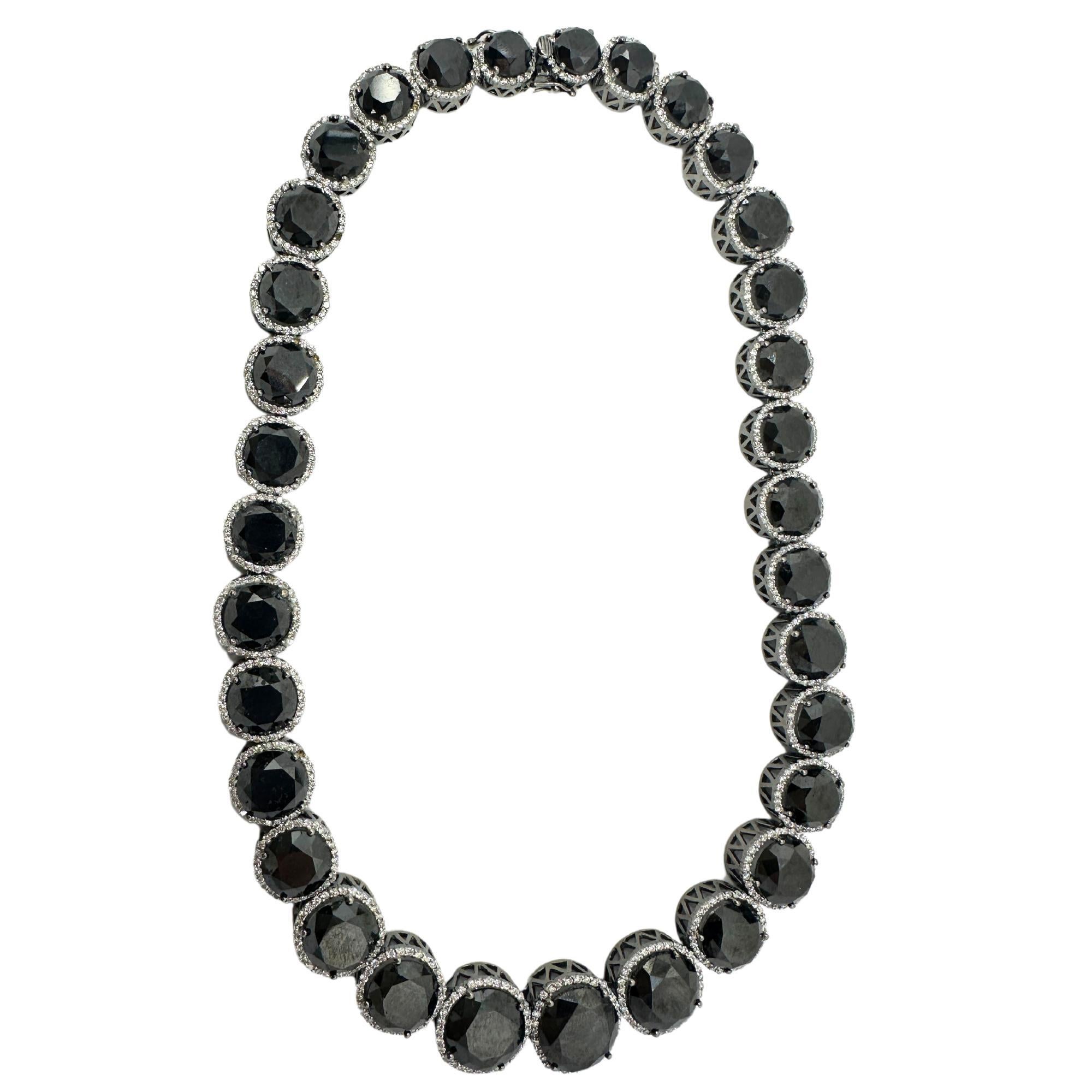 Taglio rotondo Collana girocollo con diamanti bianchi e neri 18k in vendita