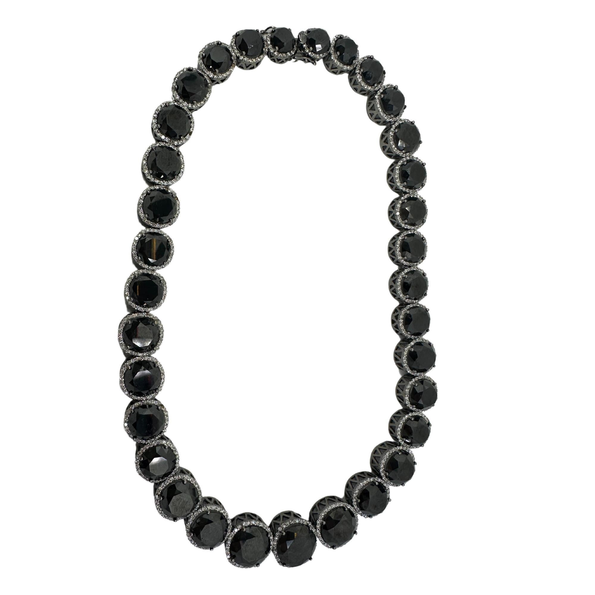 Collana girocollo con diamanti bianchi e neri 18k In condizioni buone in vendita a New York, NY