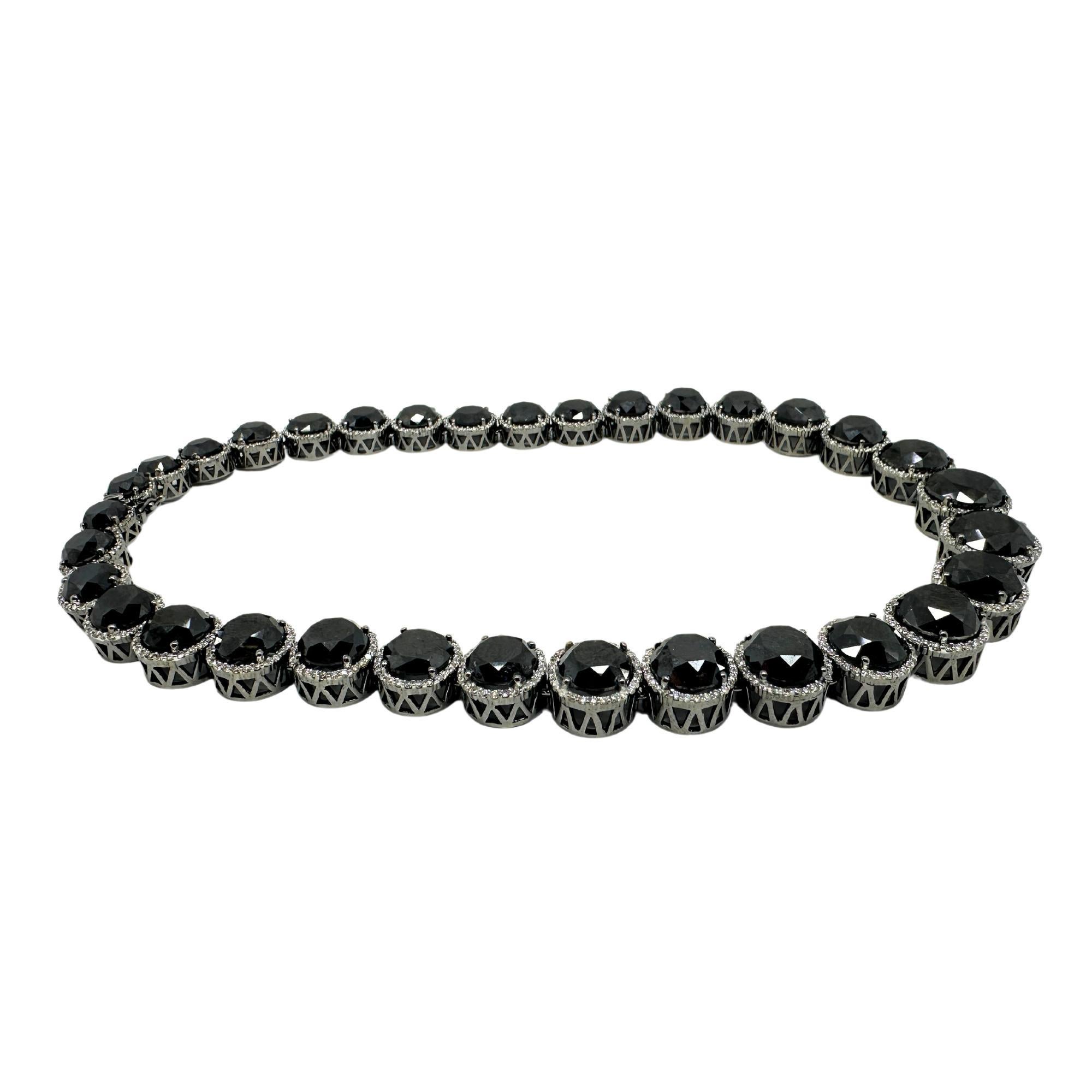 Collana girocollo con diamanti bianchi e neri 18k in vendita 1