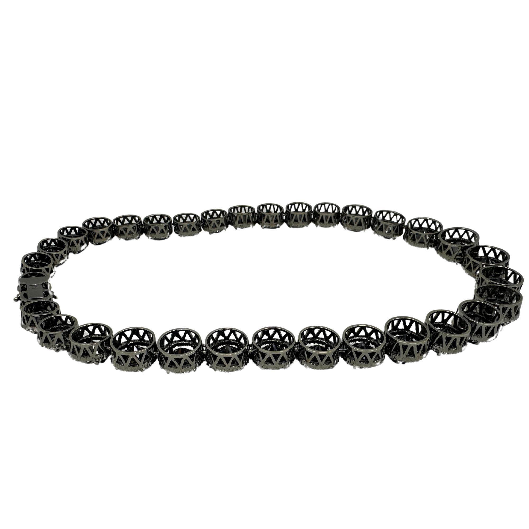 Collana girocollo con diamanti bianchi e neri 18k in vendita 3