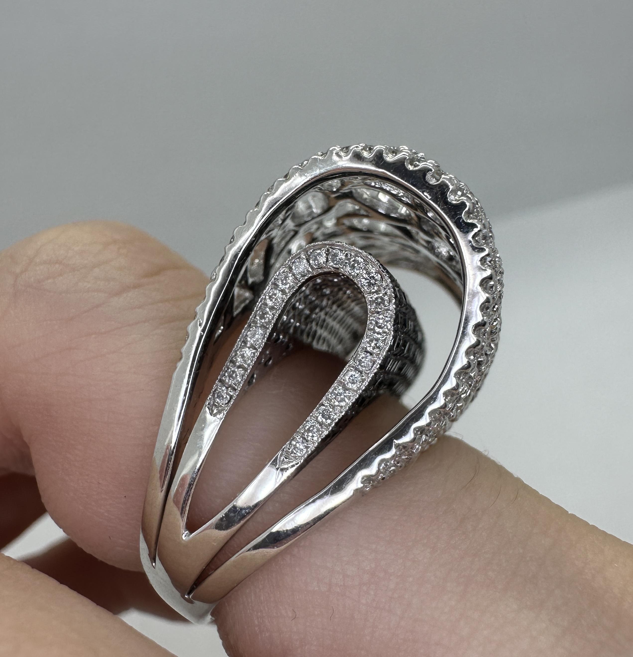 18k Black and White Diamond Cocktail Ring For Sale 5
