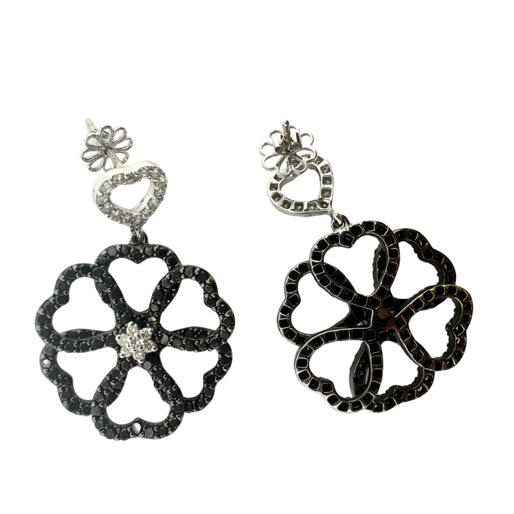 Women's 18k Black and White Diamond Flower Earrings For Sale