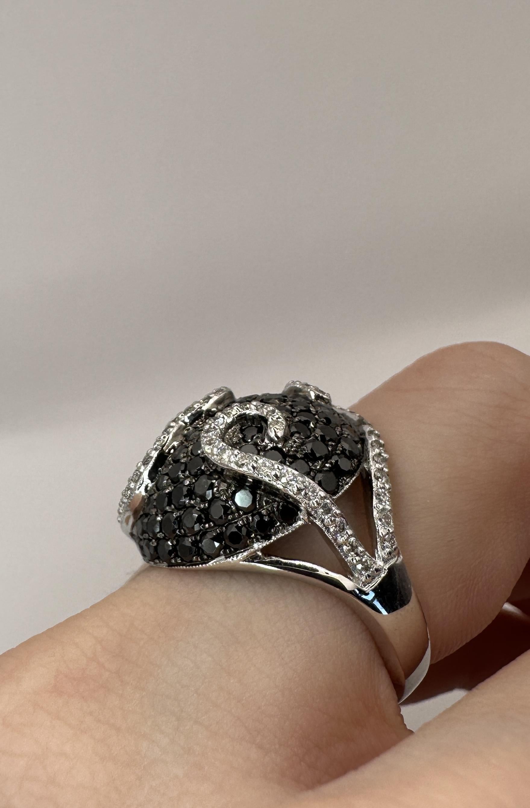 18k Black and White Diamond Ring For Sale 7