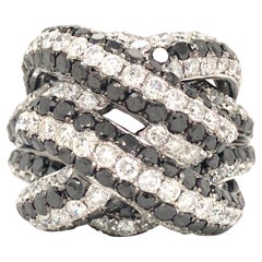 18K Black and White Diamond Twist Band White Gold