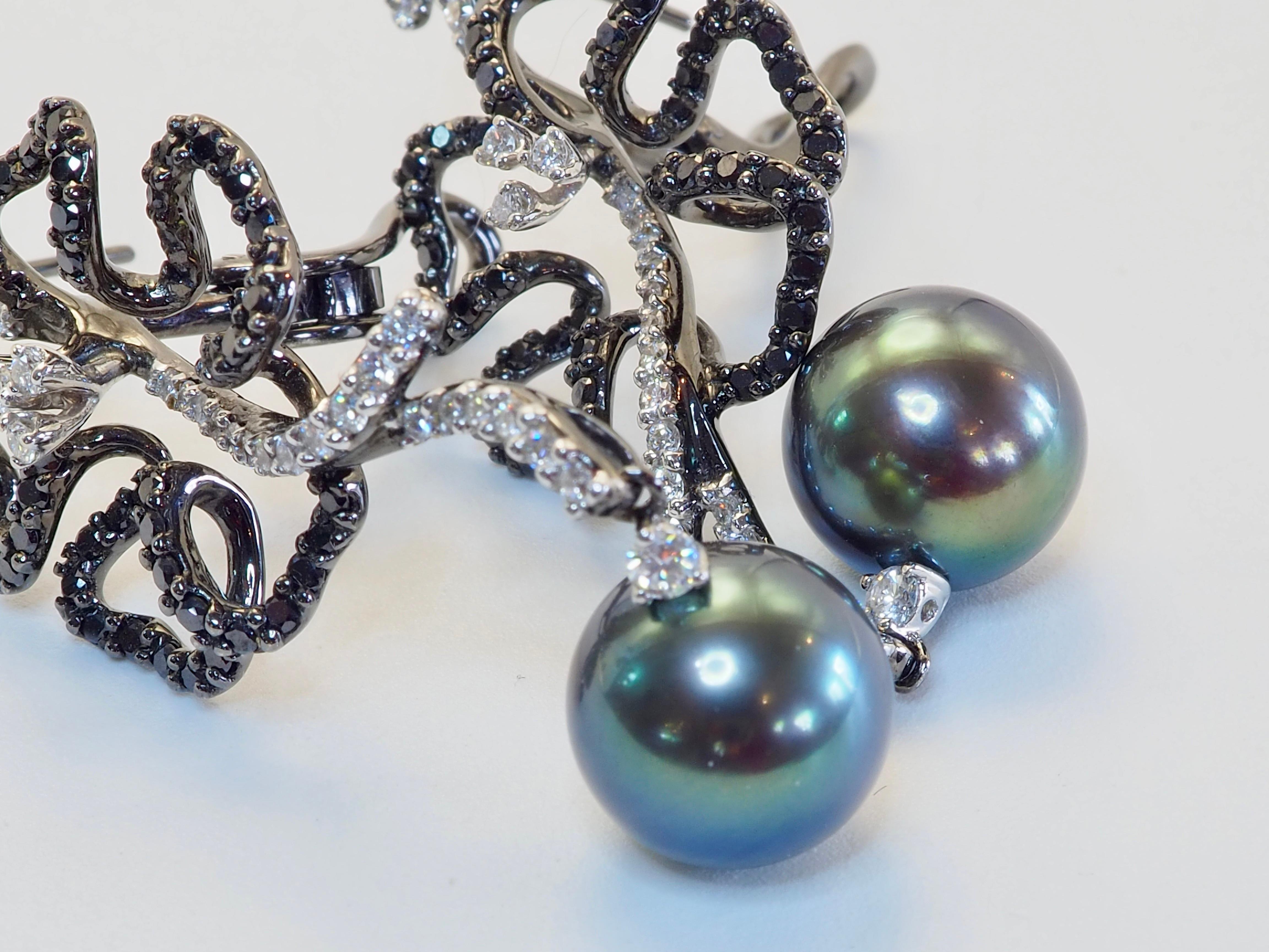 18K Black Gold 10.7mm Tahitian Greenish Black Pearl & 1.99ct Diamond Earrings For Sale 2