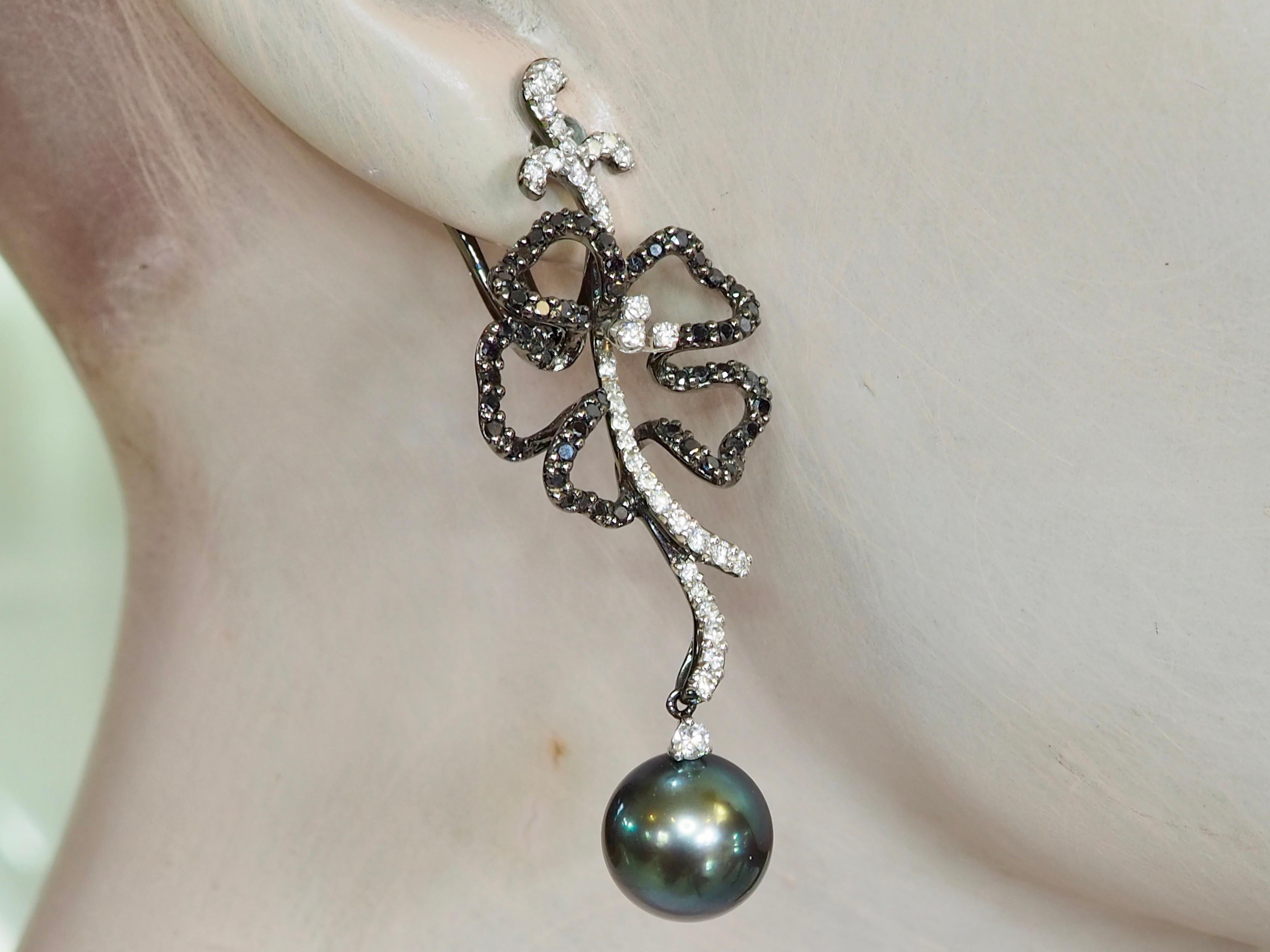 18K Black Gold 10.7mm Tahitian Greenish Black Pearl & 1.99ct Diamond Earrings For Sale 4