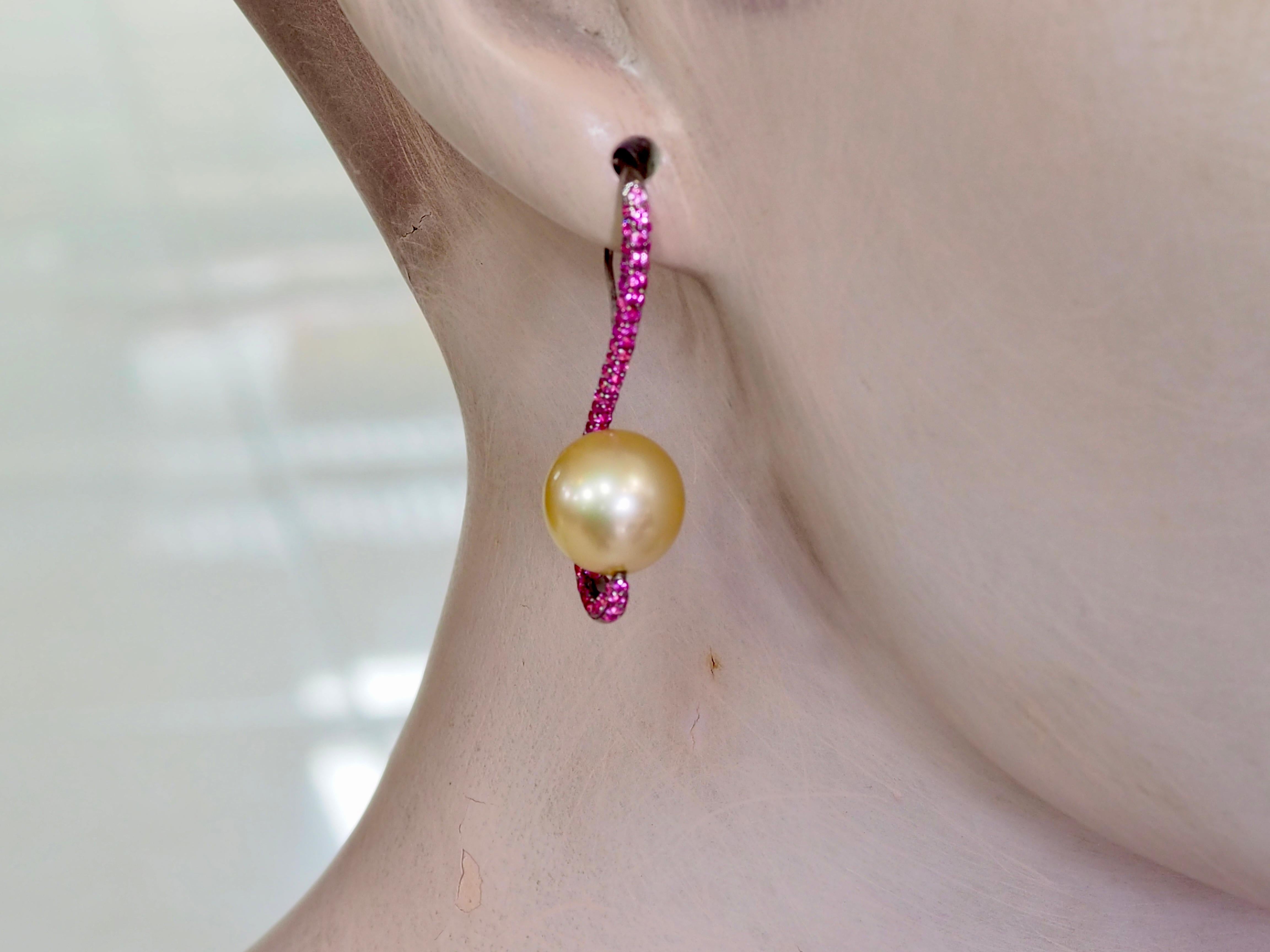 Women's or Men's 18K Black Gold 11mm Golden South Sea Pearl & 1.90ct Pink Sapphire Dangle Earring For Sale