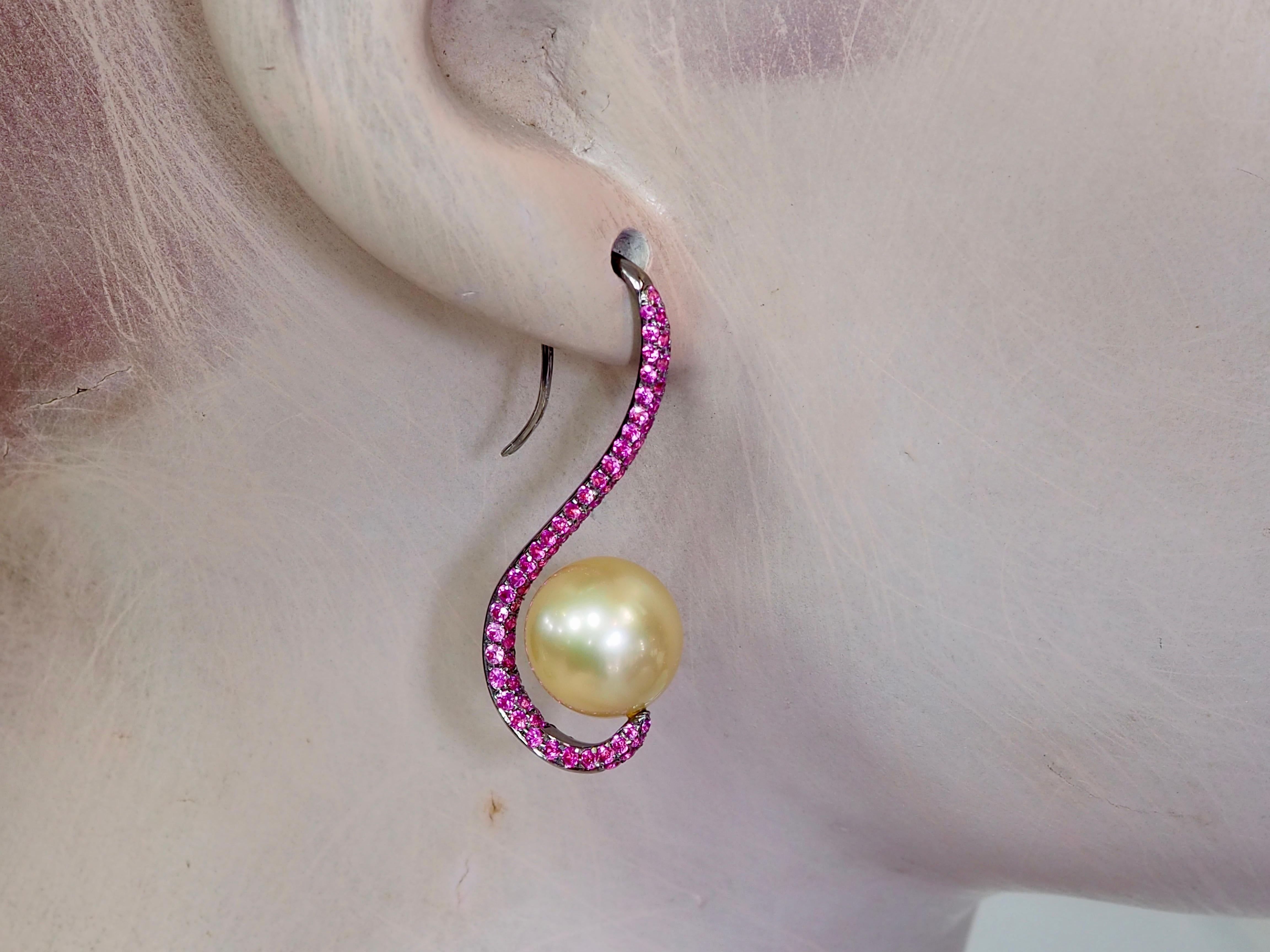 18K Black Gold 11mm Golden South Sea Pearl & 1.90ct Pink Sapphire Dangle Earring For Sale 1