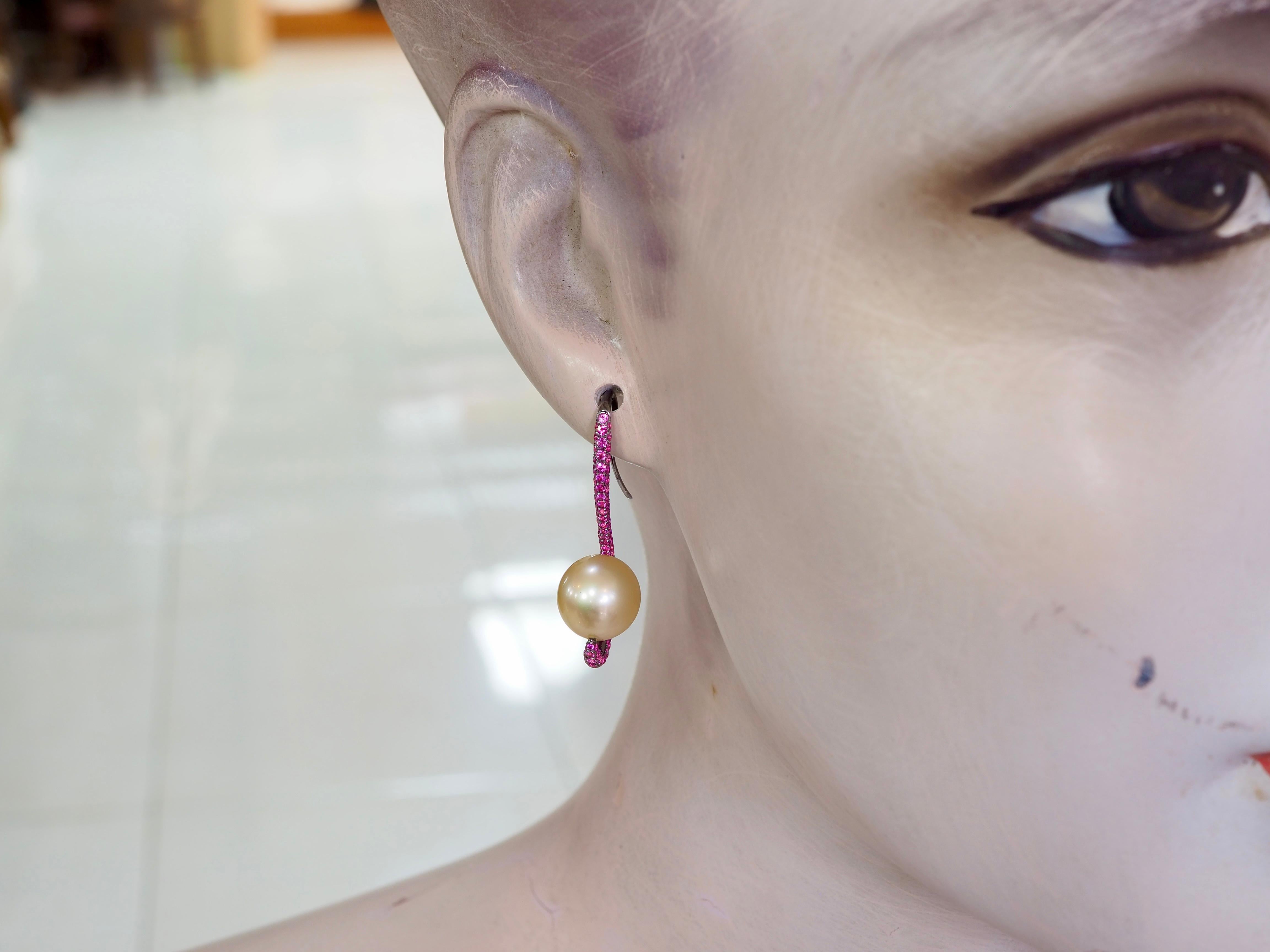 18K Black Gold 11mm Golden South Sea Pearl & 1.90ct Pink Sapphire Dangle Earring For Sale 2