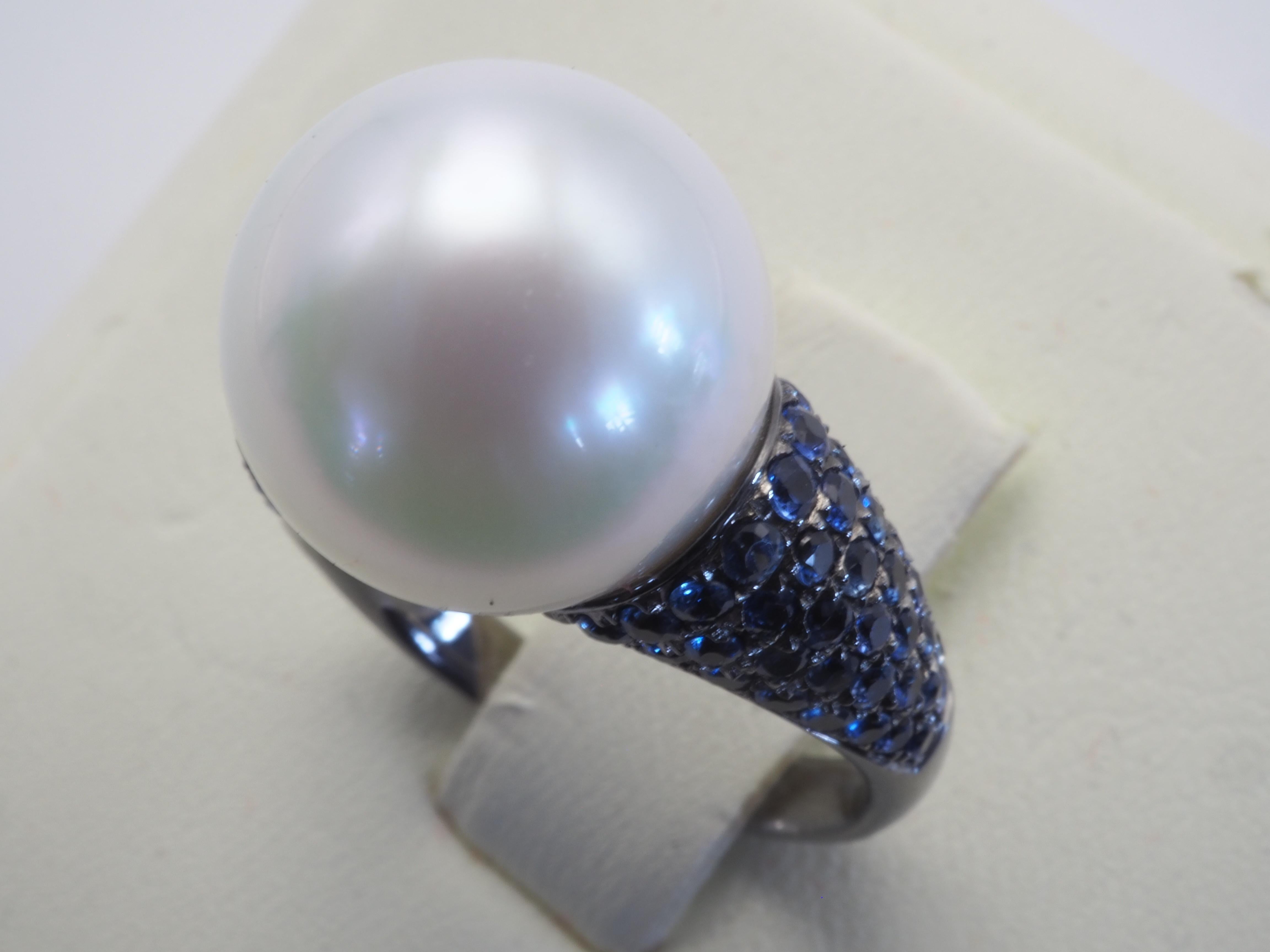 18k Black Gold 13mm South Sea Pearl & 1.74ct Blue Sapphire Cocktail Ring In New Condition In เกาะสมุย, TH