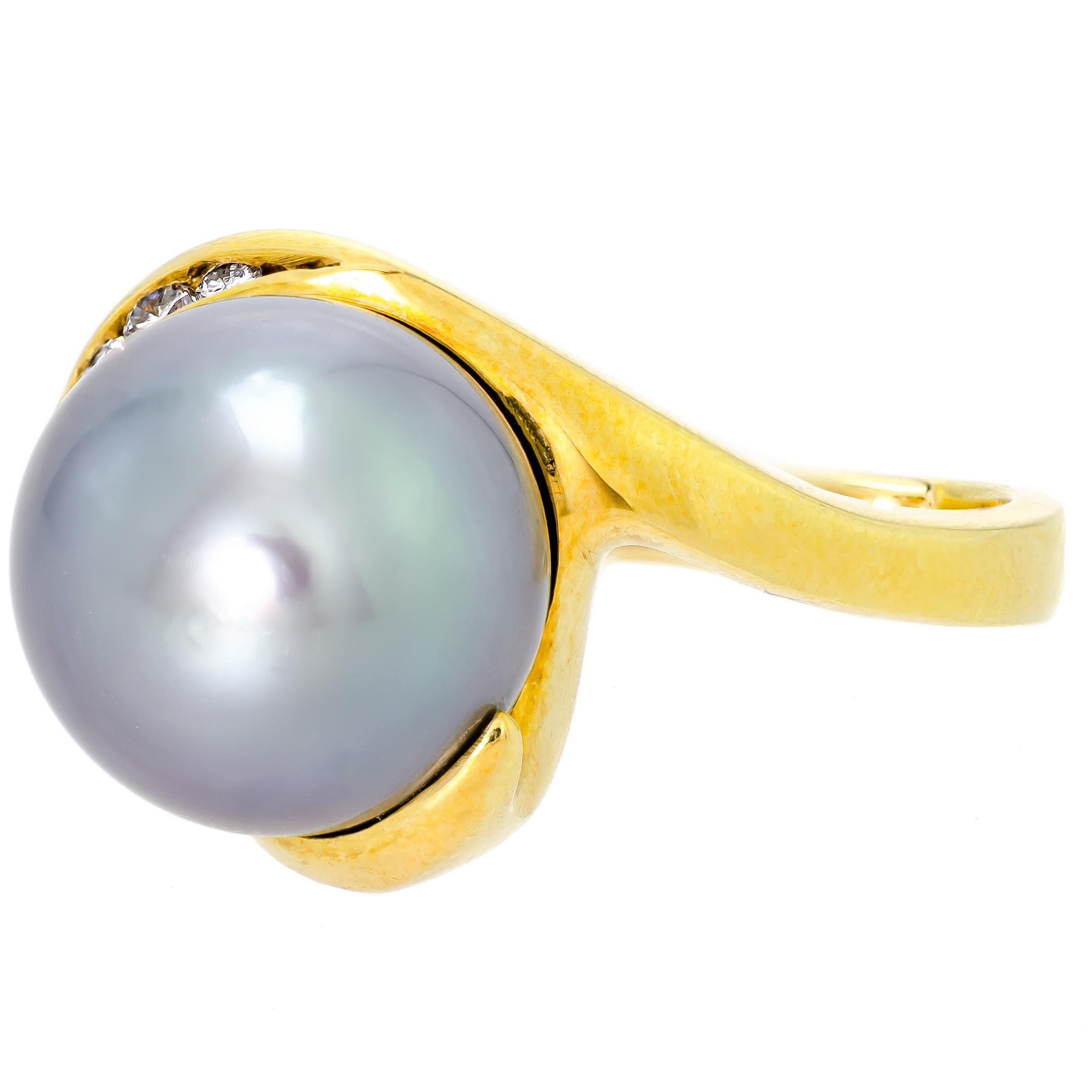 Women's 18k, Black Pearl, Diamond & Yellow Gold Ring For Sale